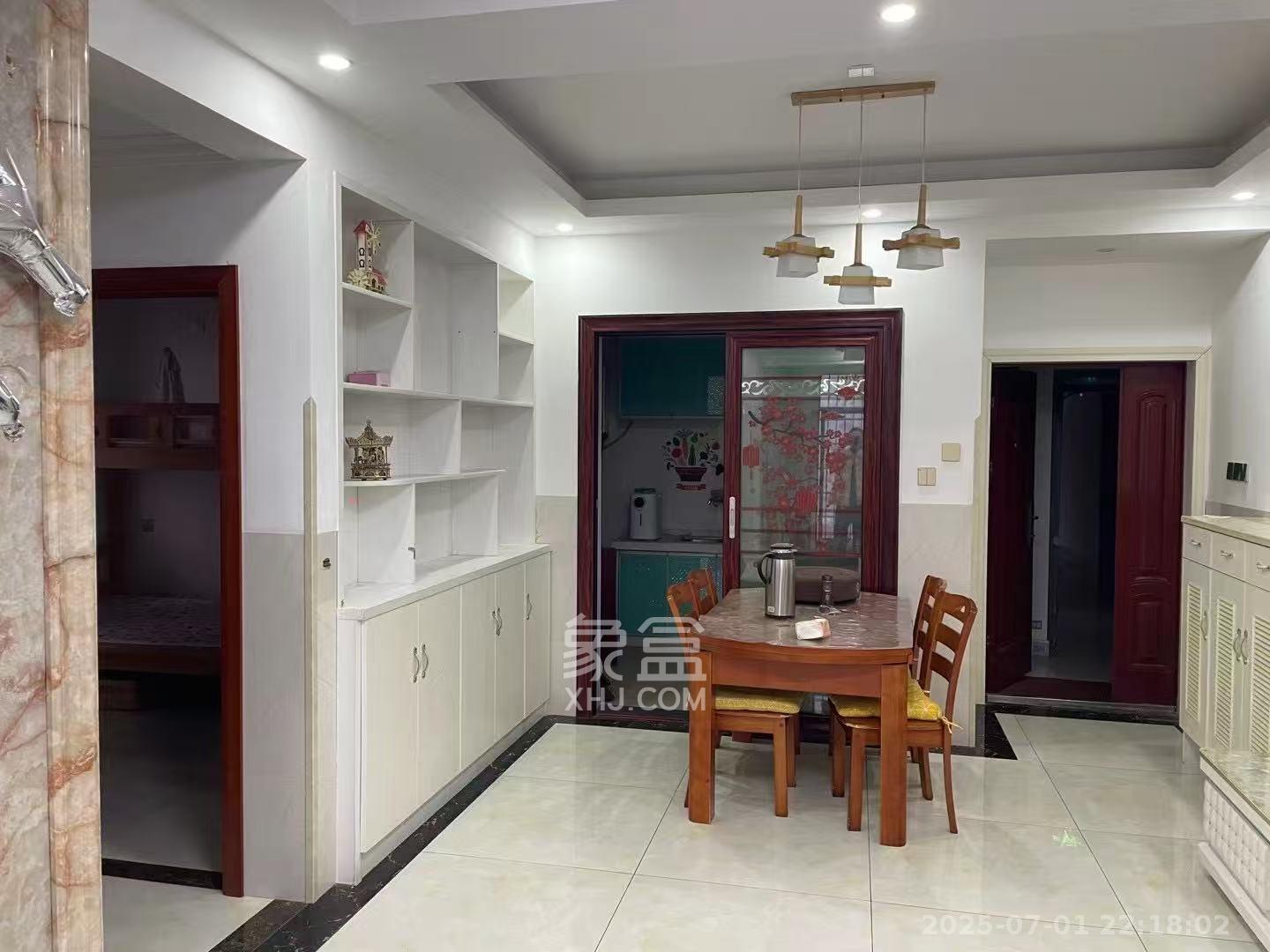 嘉顺苑 3室2厅1卫 2100.0元/月 嘉顺苑 3室2厅1卫 2100.0元/月室内图