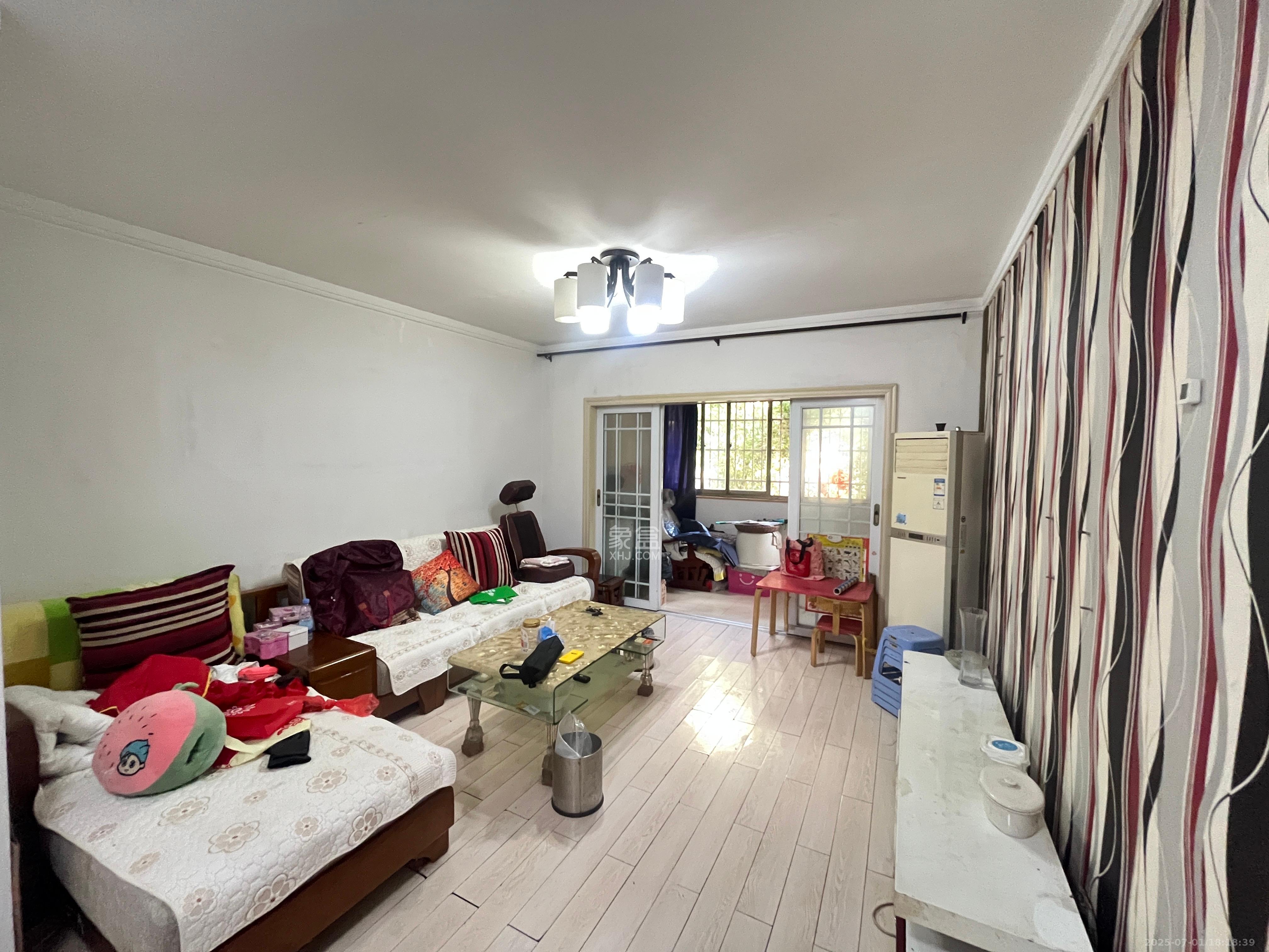 东南明苑 2室2厅1卫 1700.0元/月 东南明苑 2室2厅1卫 1700.0元/月室内图