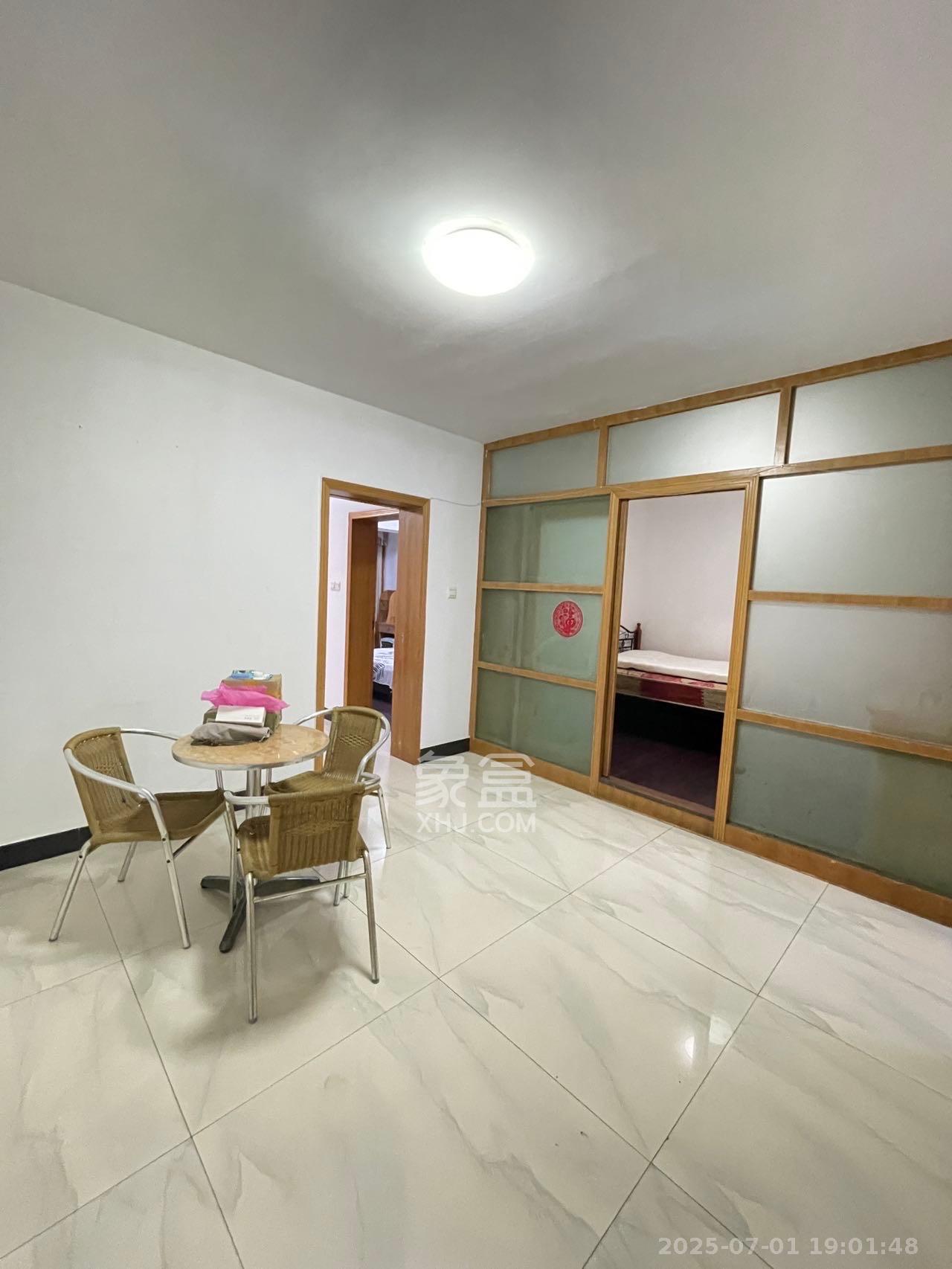 西站宿舍  2室1厅1卫   1500.00元/月室内图