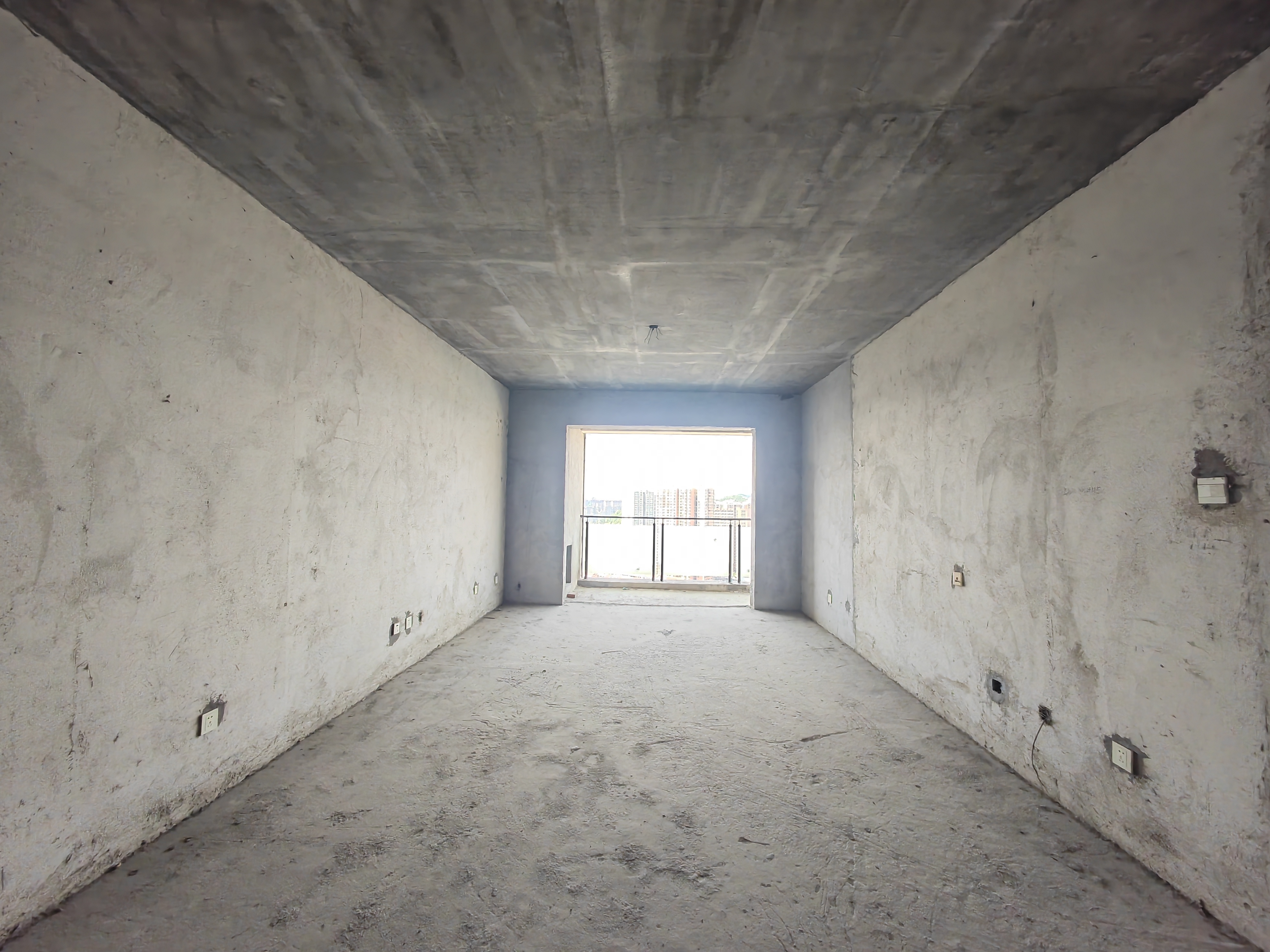 建设鑫苑  3室2厅2卫   75.80万
