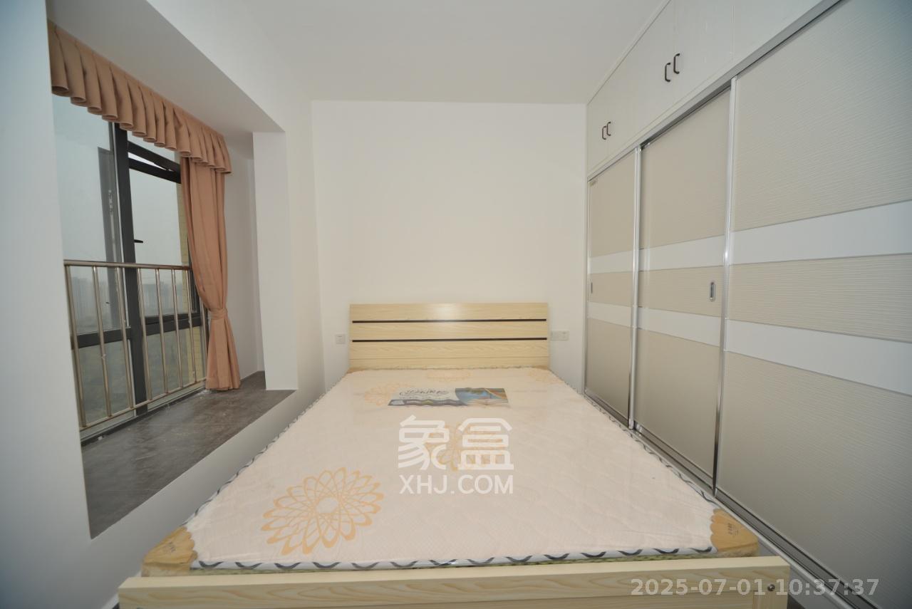 恒泰广场  3室2厅1卫   2500.00元/月室内图