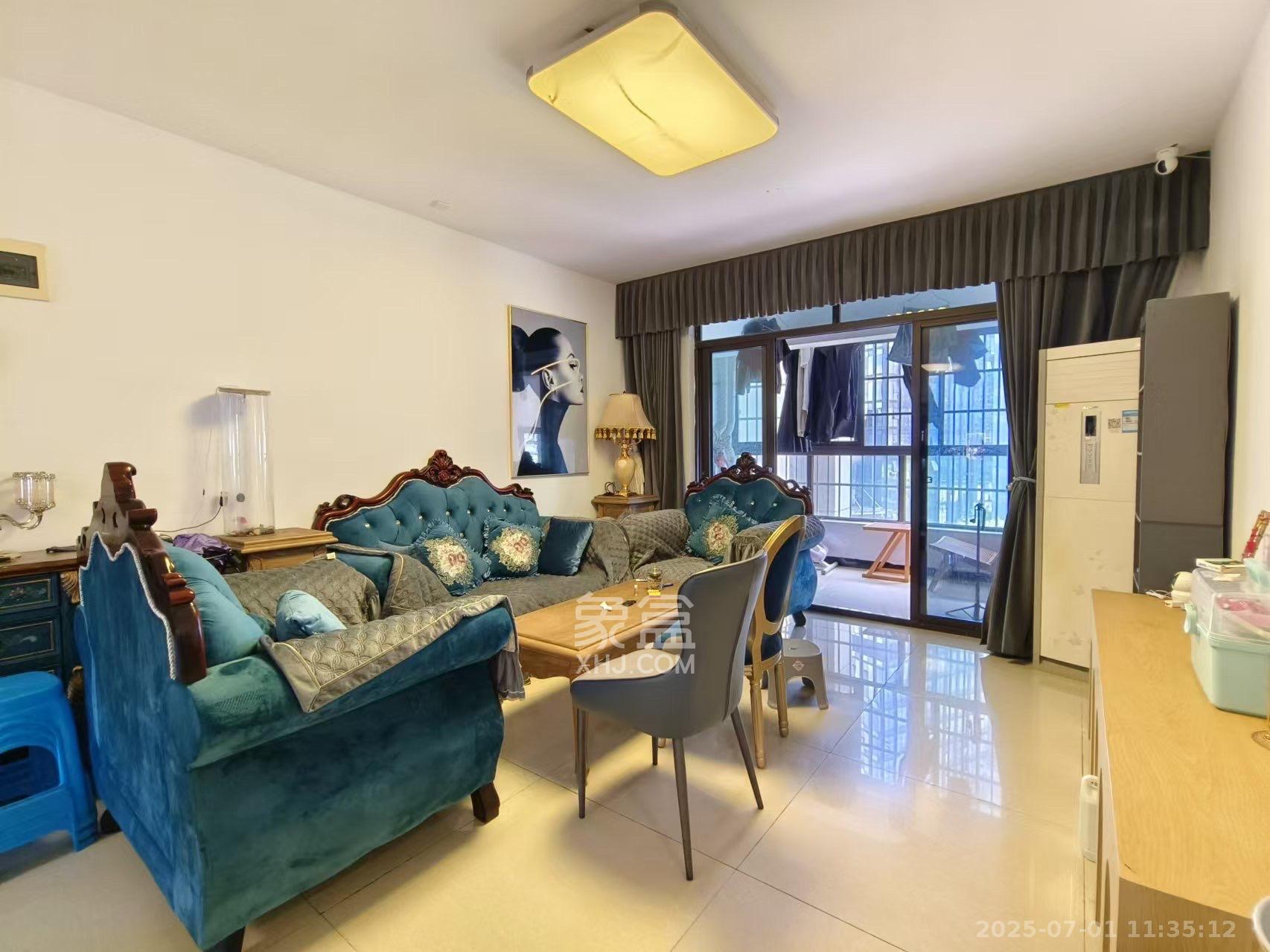 绿地中央广场 2室2厅1卫 2400.0元/月 绿地中央广场 2室2厅1卫 2400.0元/月室内图