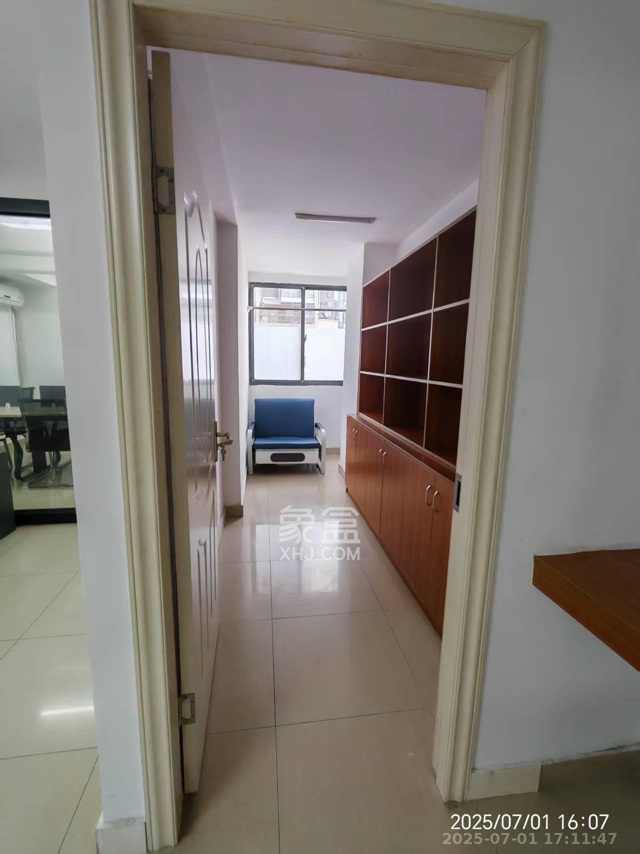 人瑞潇湘国际  2室1厅1卫    2100.0元/月 人瑞潇湘国际  2室1厅1卫    2100.0元/月室内图