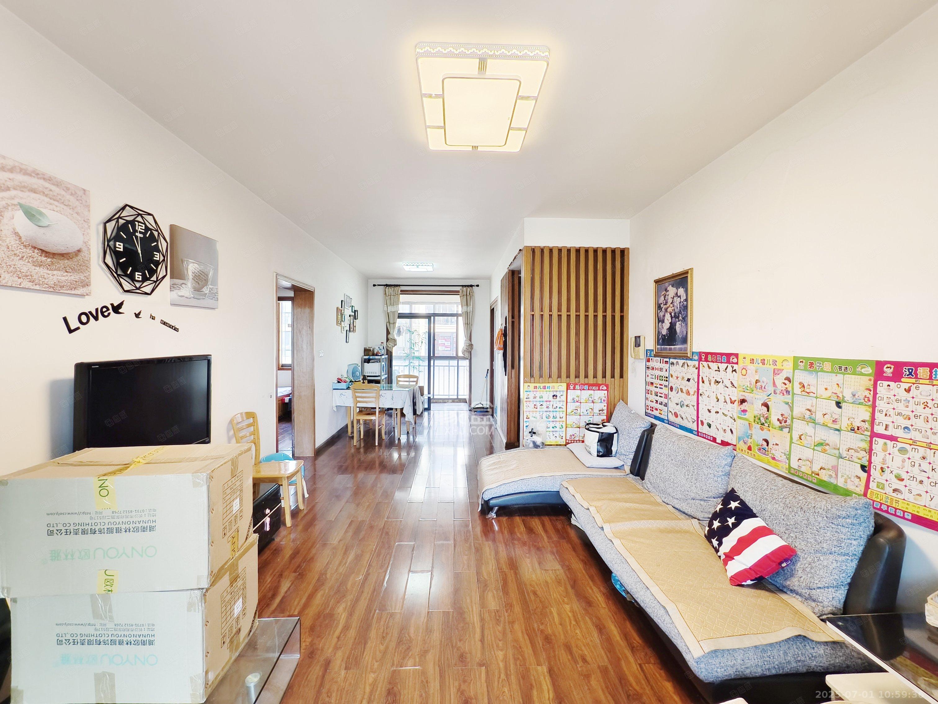 上海城小区  2室2厅1卫   2500.00元/月室内图