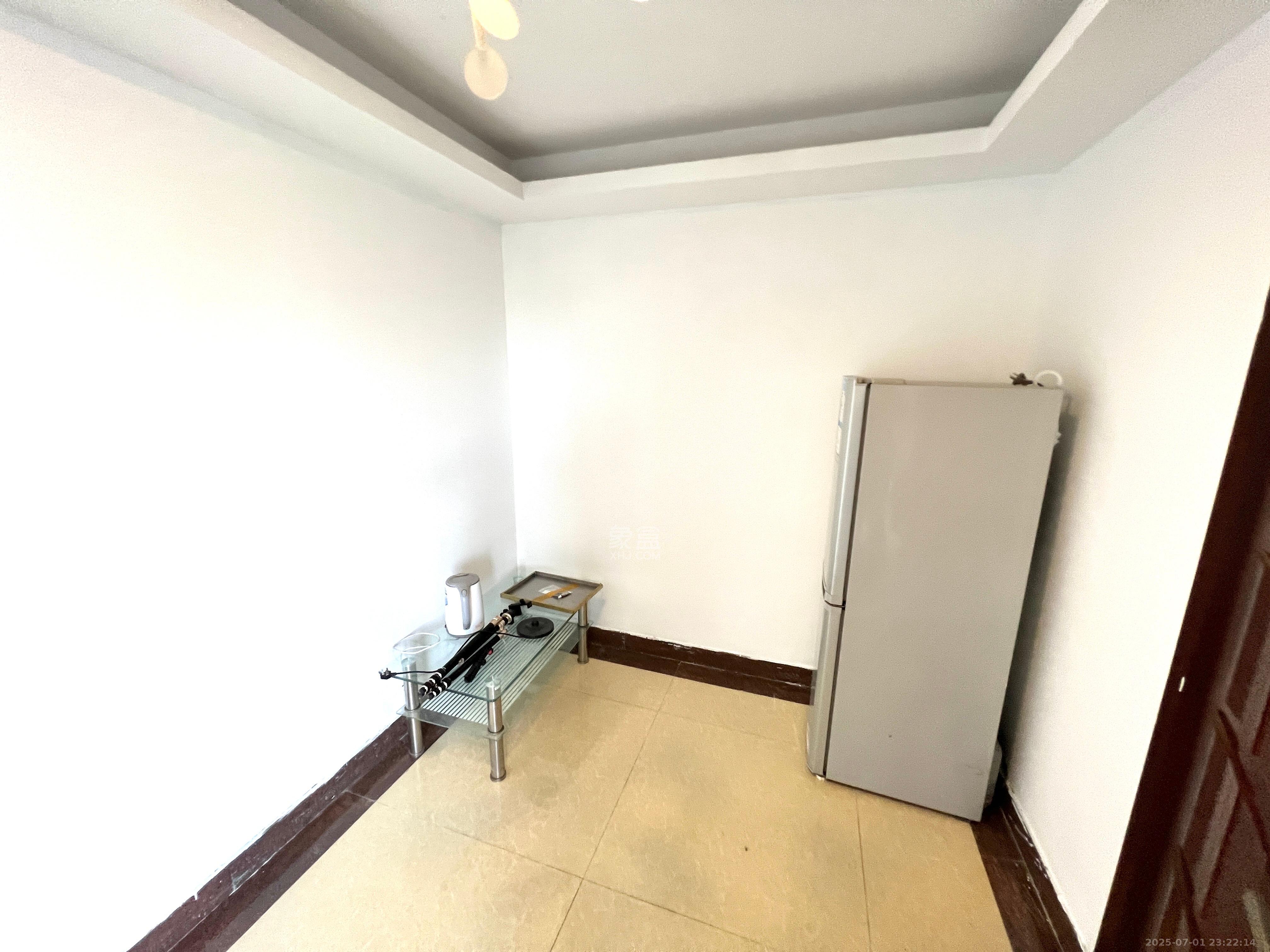 东塘瑞府  1室1厅1卫   1300.00元/月室内图