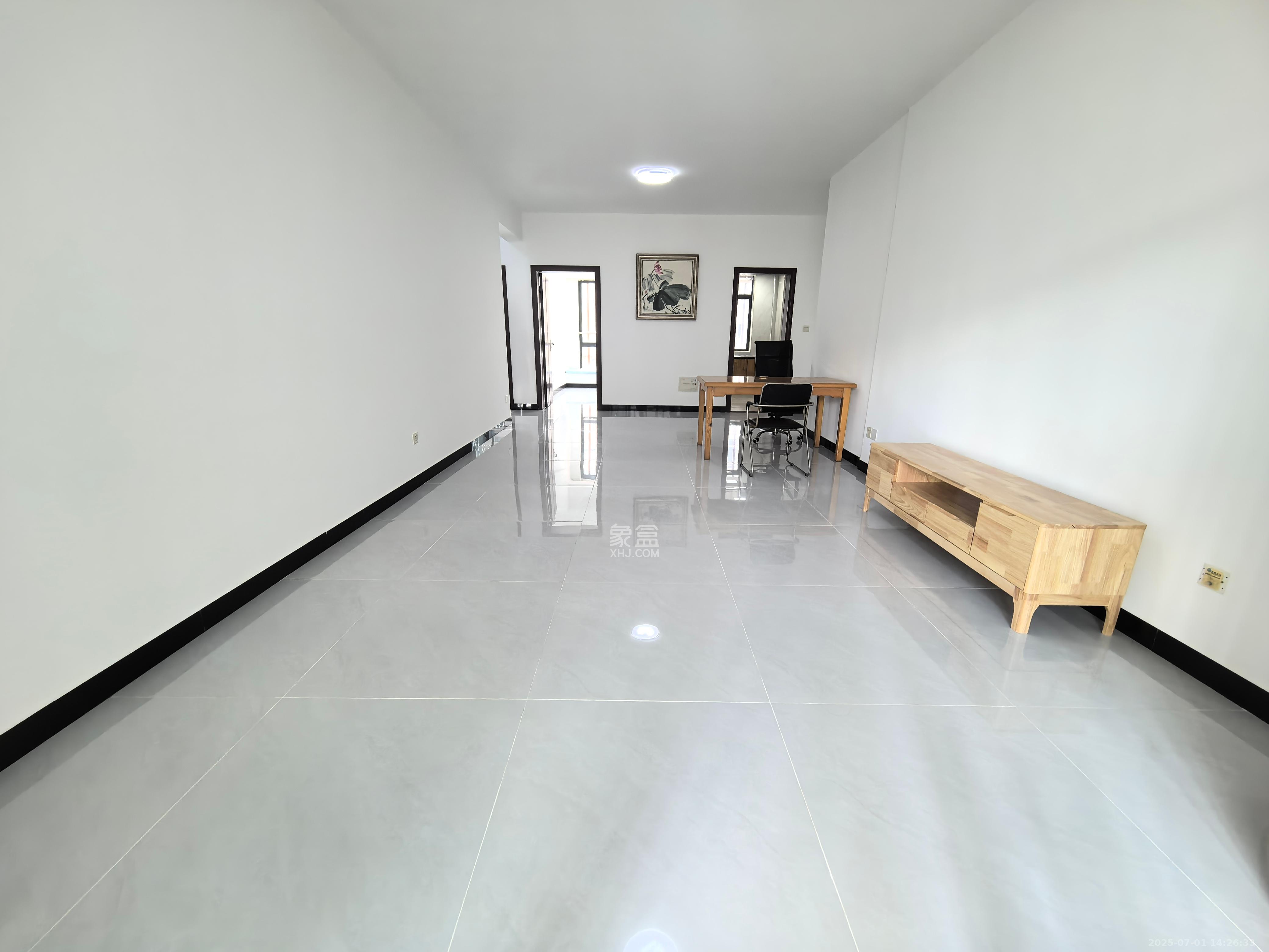 长大彩虹都  3室2厅2卫   2800.00元/月室内图