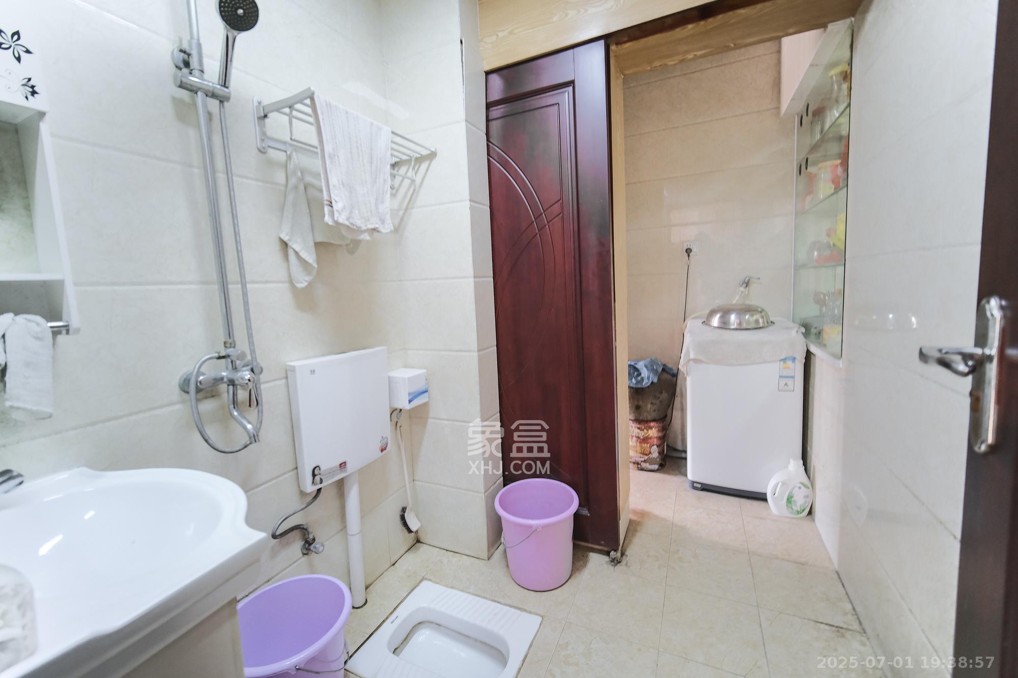 红树湾 3室2厅1卫 80.0万 红树湾 3室2厅1卫 80.0万卫生间