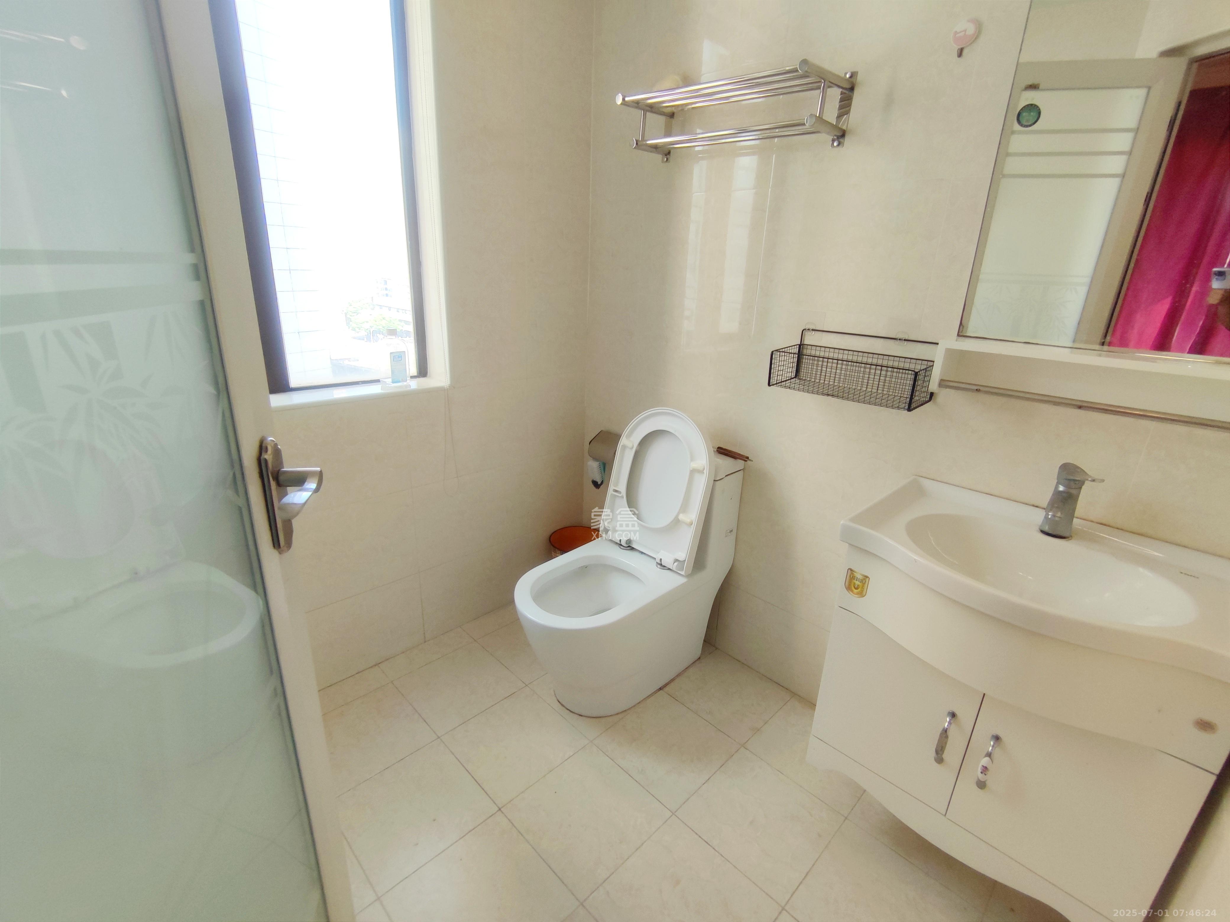 大鸿杰座  3室2厅1卫    2999.0元/月 大鸿杰座  3室2厅1卫    2999.0元/月室内图