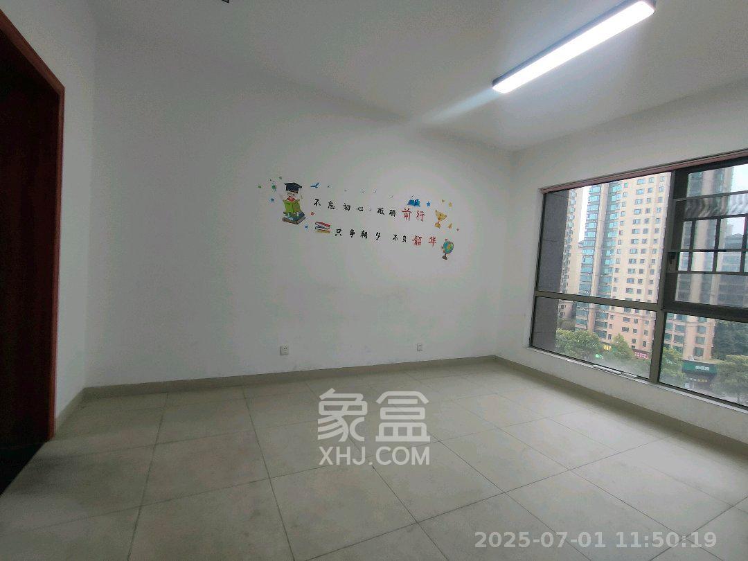 万象府台  1室2厅2卫   4500.00元/月室内图
