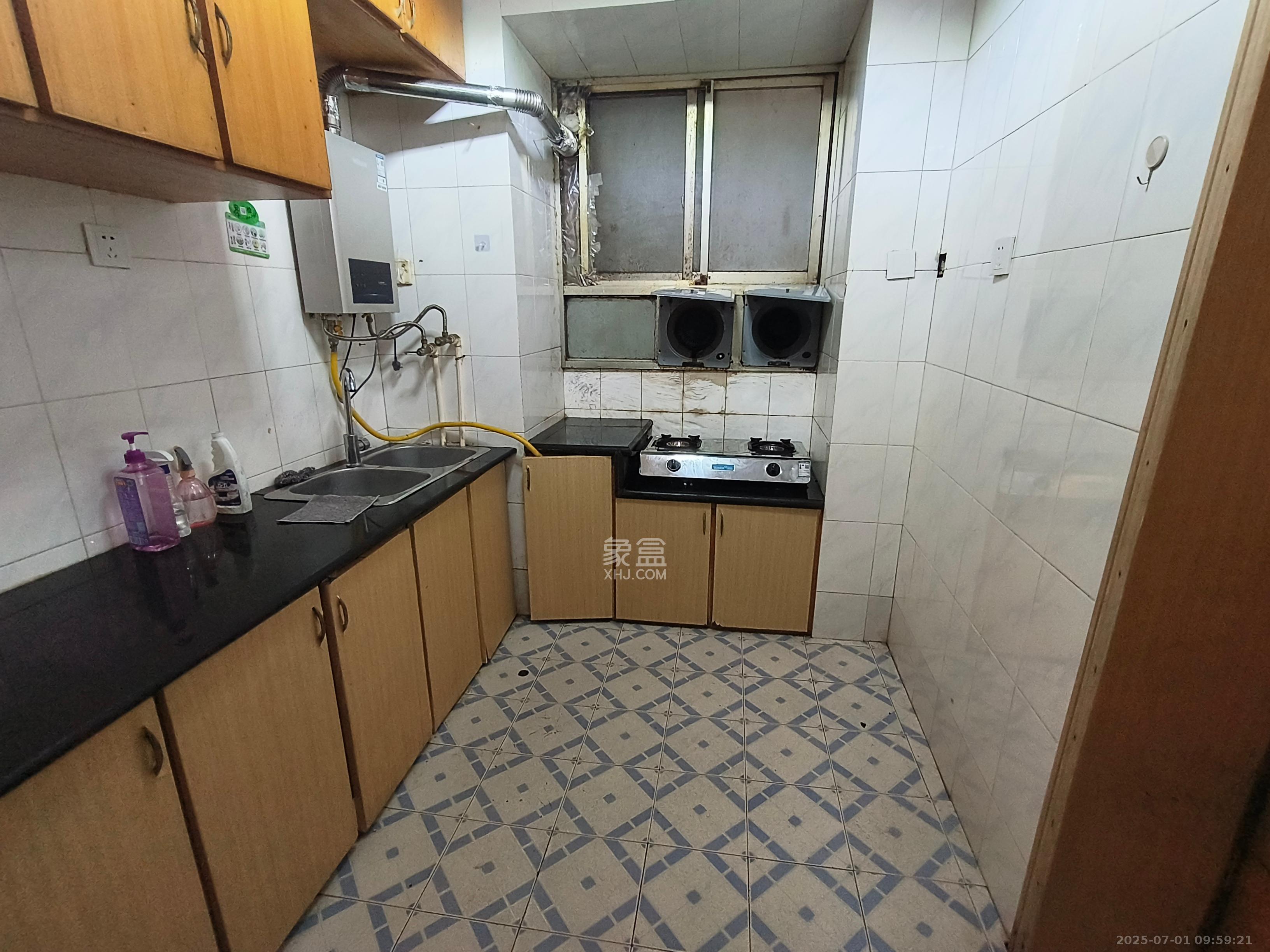 赤岗小区(一二三片) 3室2厅1卫 1900.0元/月 赤岗小区(一二三片) 3室2厅1卫 1900.0元/月室内图