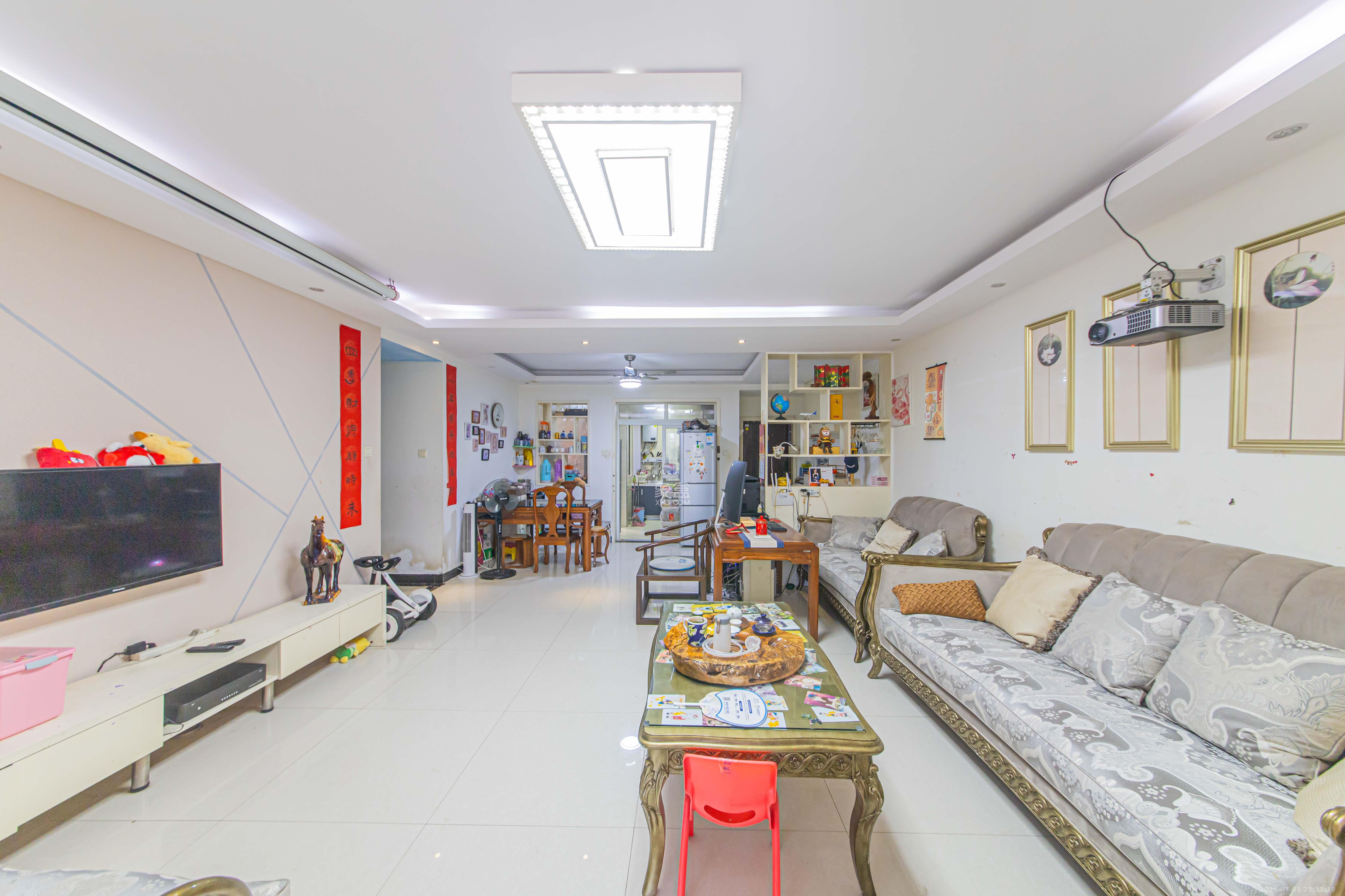 保利天心嘉园  3室2厅2卫    157.0万 保利天心嘉园  3室2厅2卫    157.0万客厅