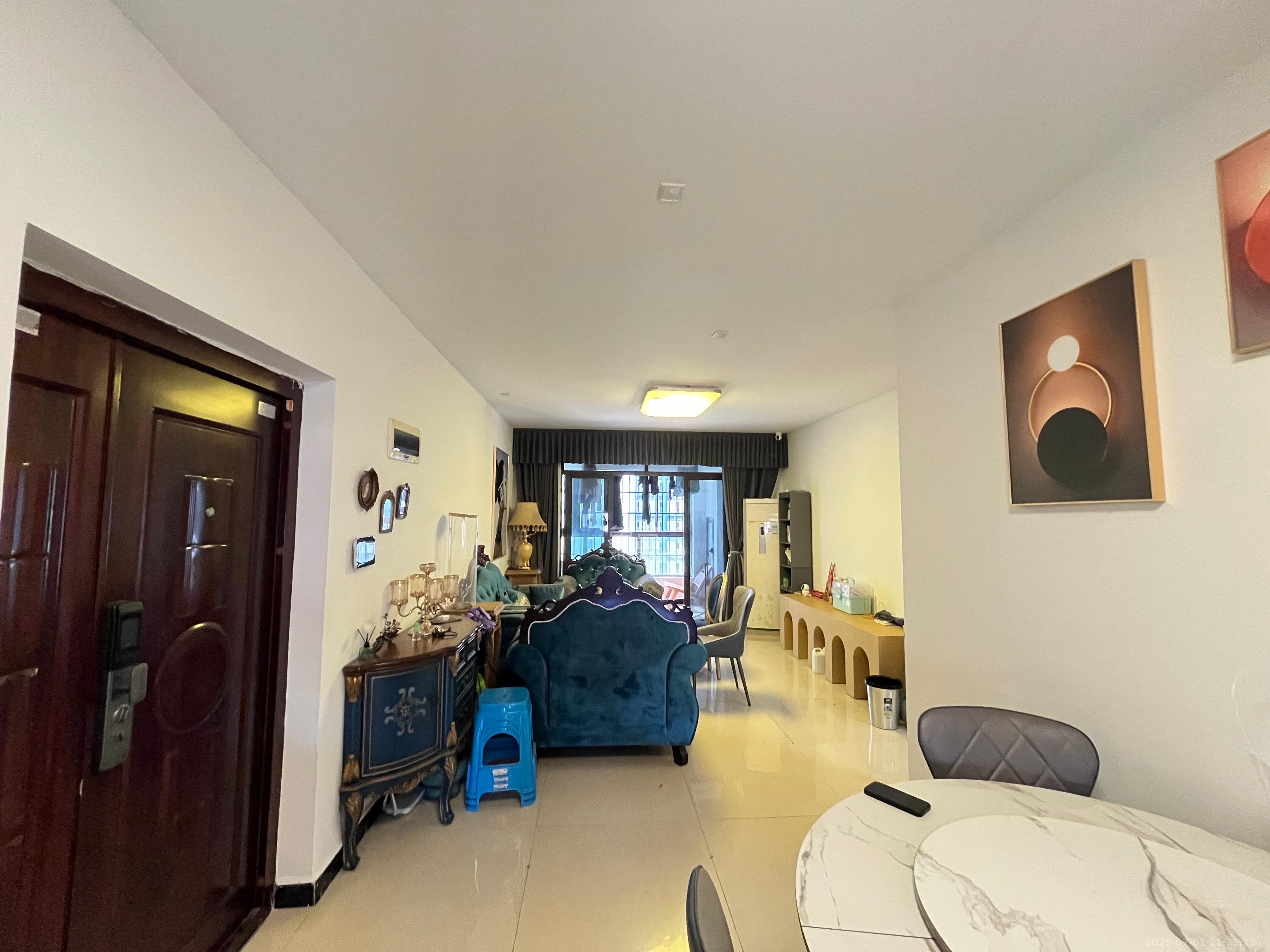 绿地中央广场 2室2厅1卫 2400.0元/月 绿地中央广场 2室2厅1卫 2400.0元/月室内图