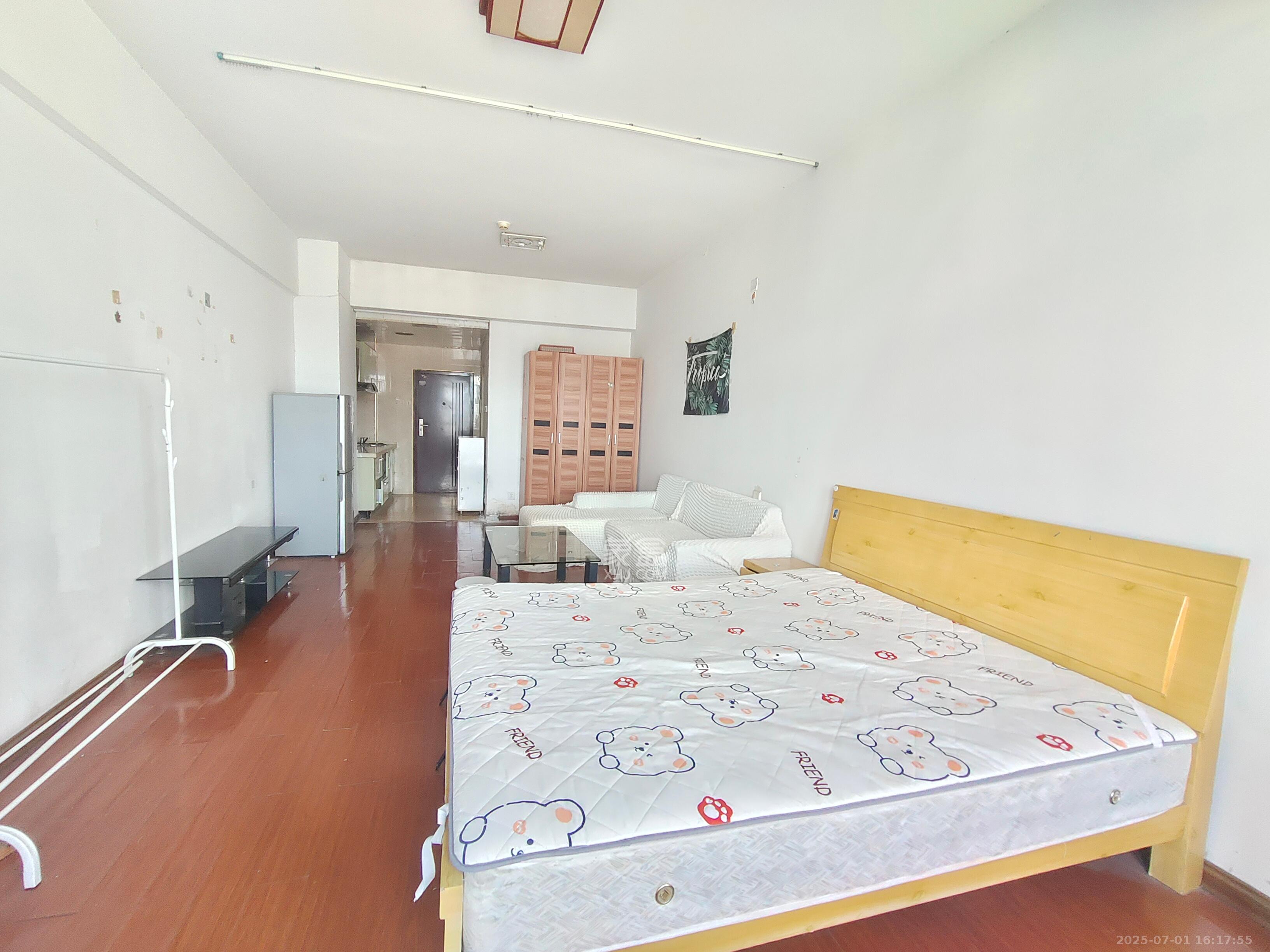 融圣国际 1室1厅1卫 1600.0元/月 融圣国际 1室1厅1卫 1600.0元/月室内图