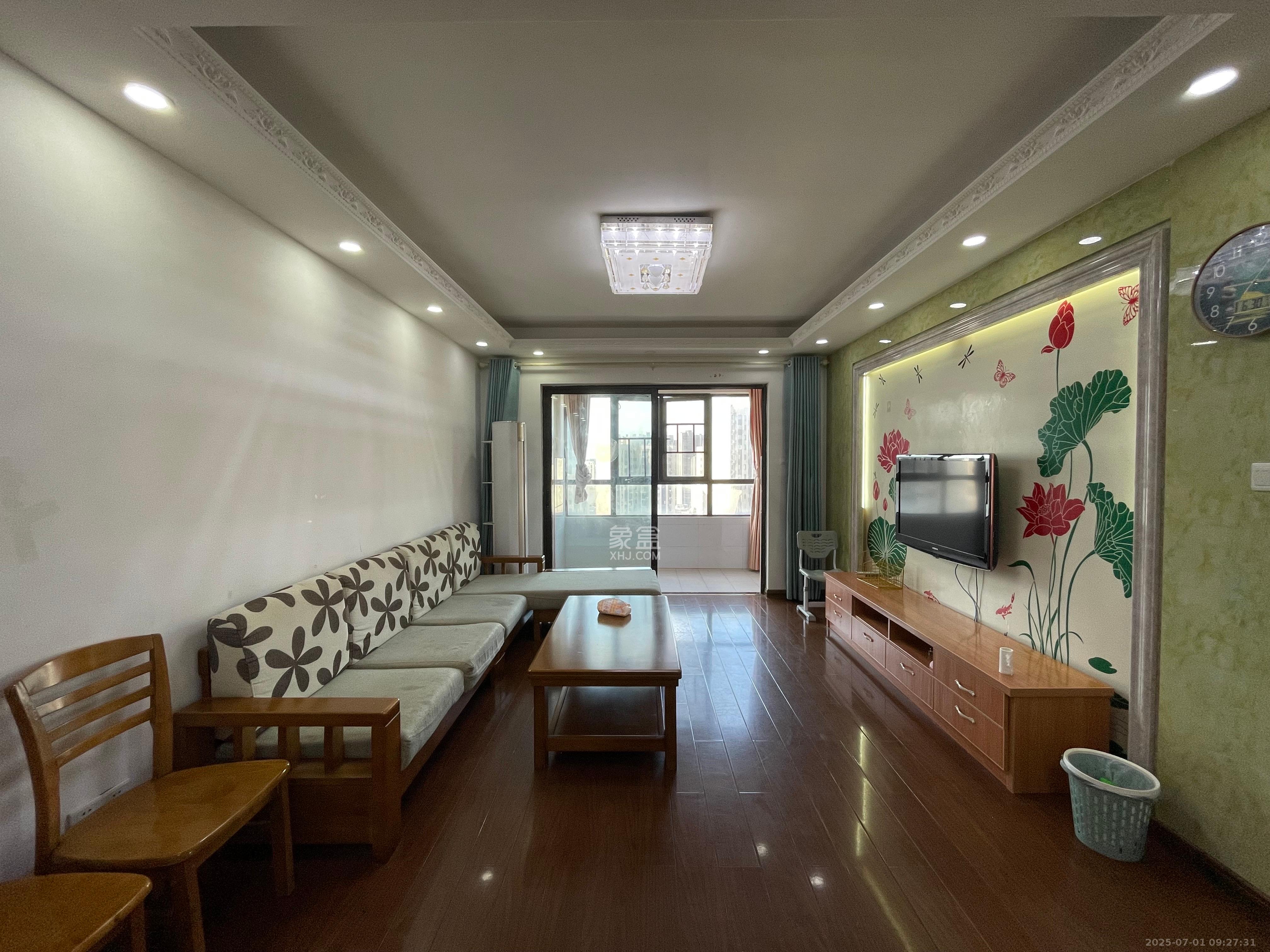 和泓梅溪四季 3室2厅2卫 2600.0元/月 和泓梅溪四季 3室2厅2卫 2600.0元/月室内图