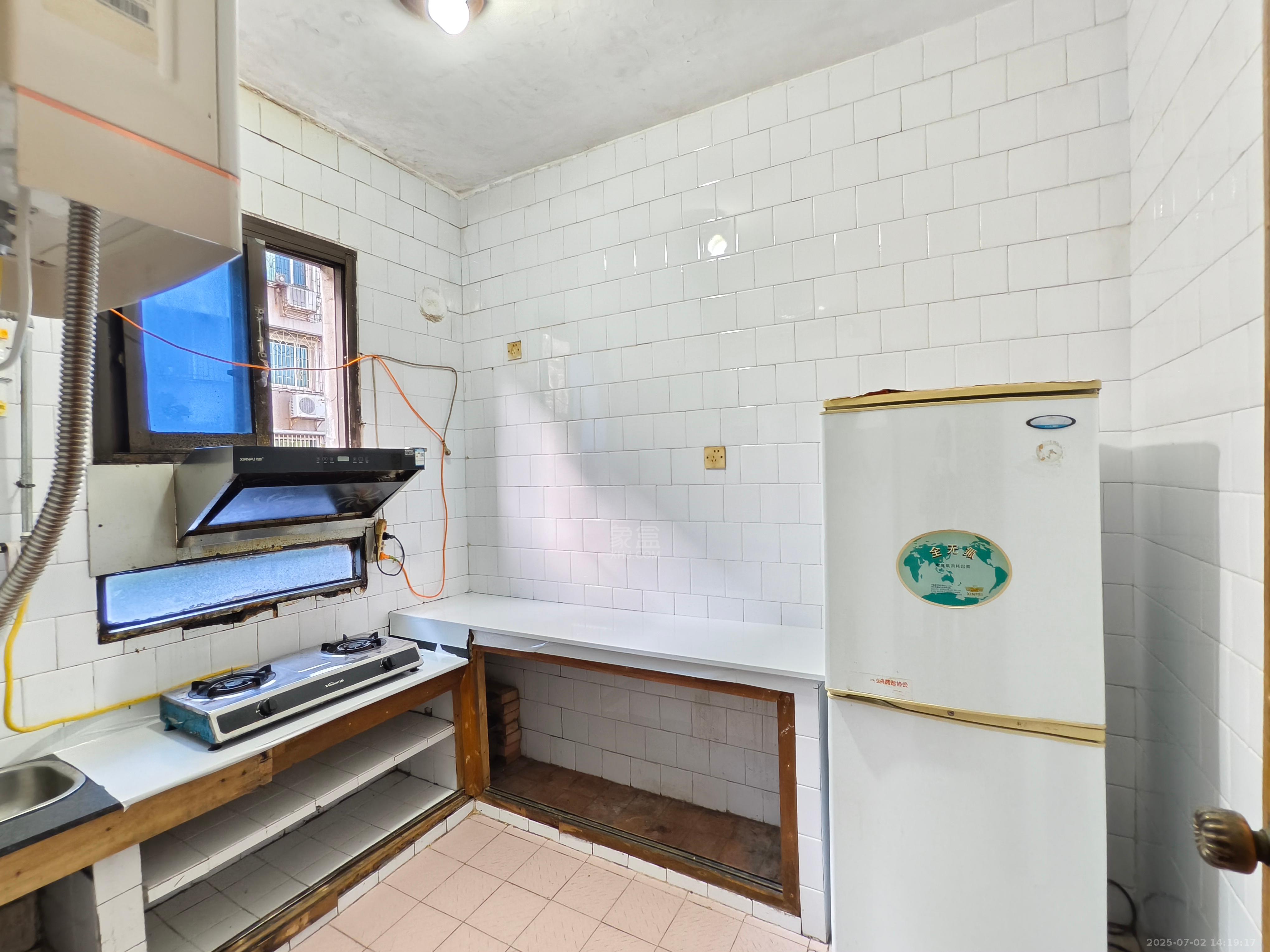 钻石花园 3室2厅1卫 1000.0元/月 钻石花园 3室2厅1卫 1000.0元/月室内图