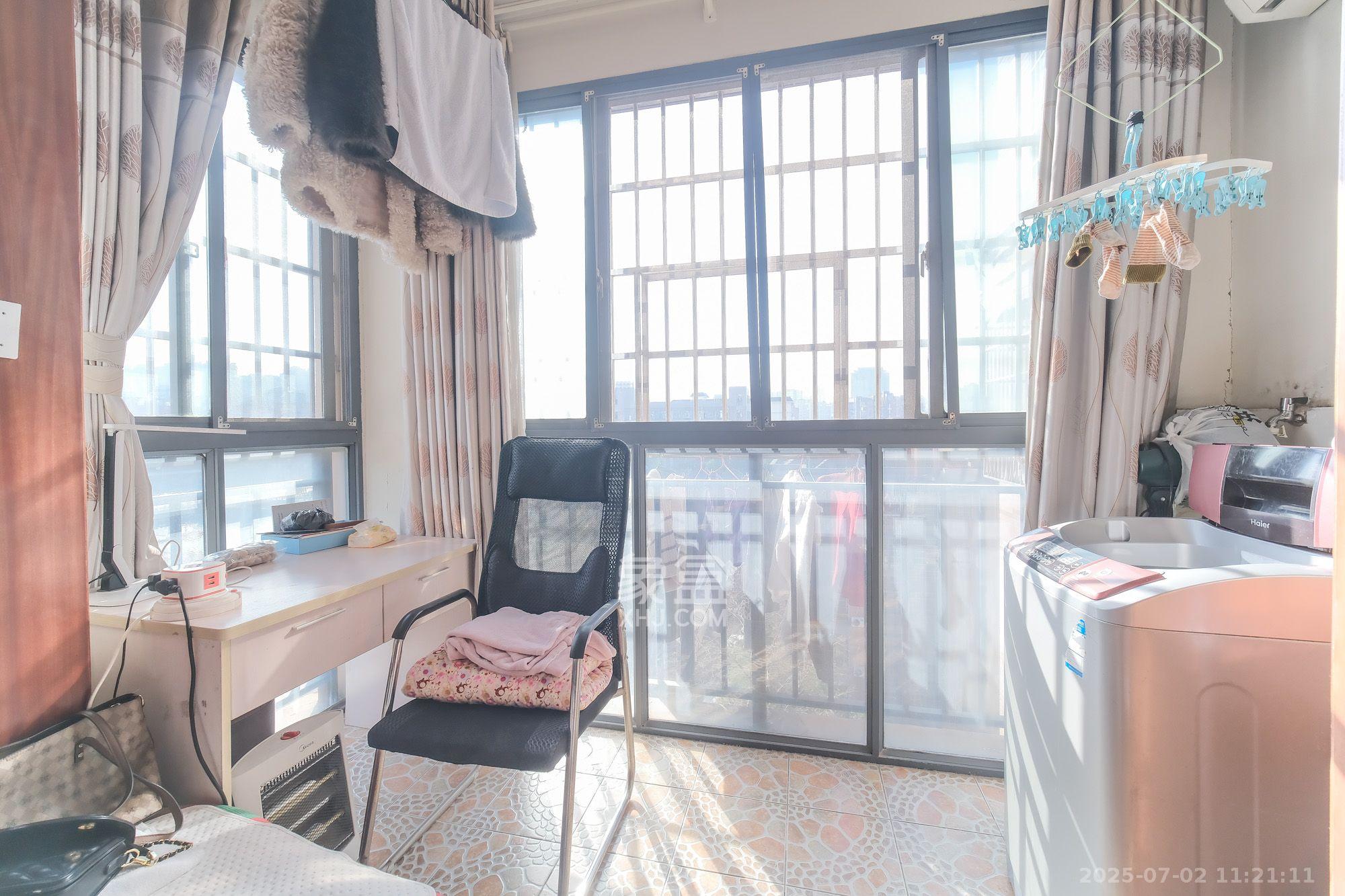 山水湾 3室1厅1卫 1800.0元/月 山水湾 3室1厅1卫 1800.0元/月室内图