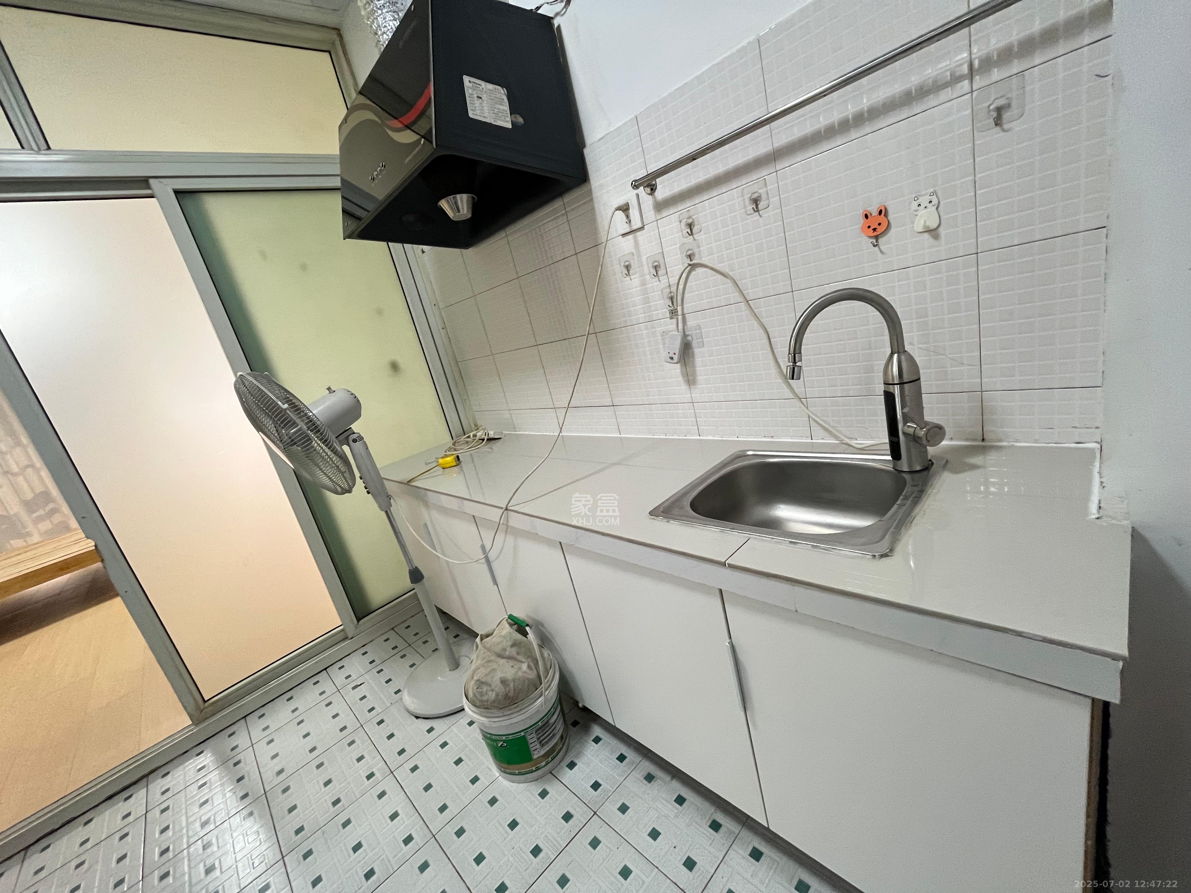 泰时三湘金地 1室1厅1卫 1200.0元/月 泰时三湘金地 1室1厅1卫 1200.0元/月室内图