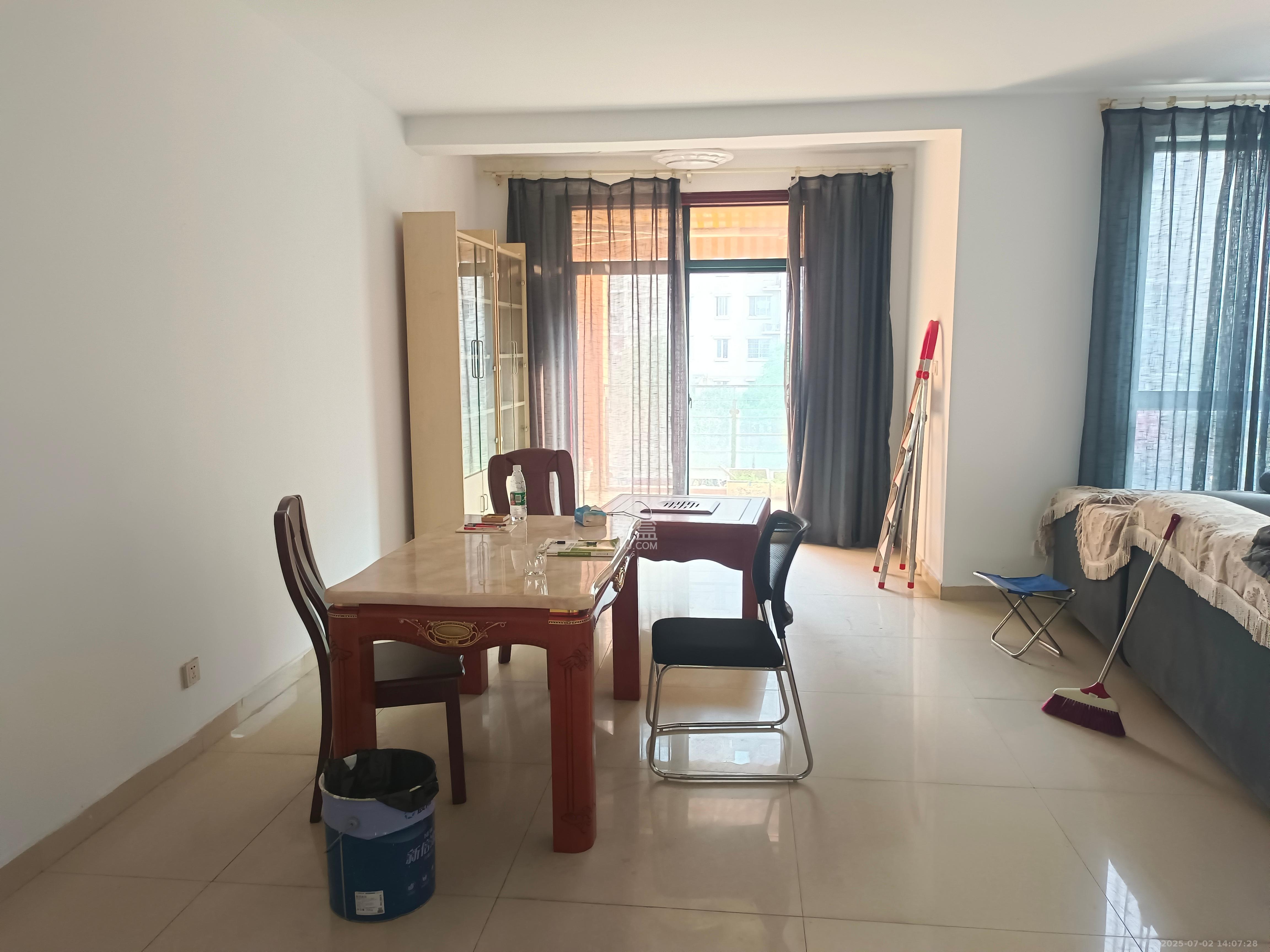 东业早安星城 3室2厅1卫 2000.0元/月 东业早安星城 3室2厅1卫 2000.0元/月室内图