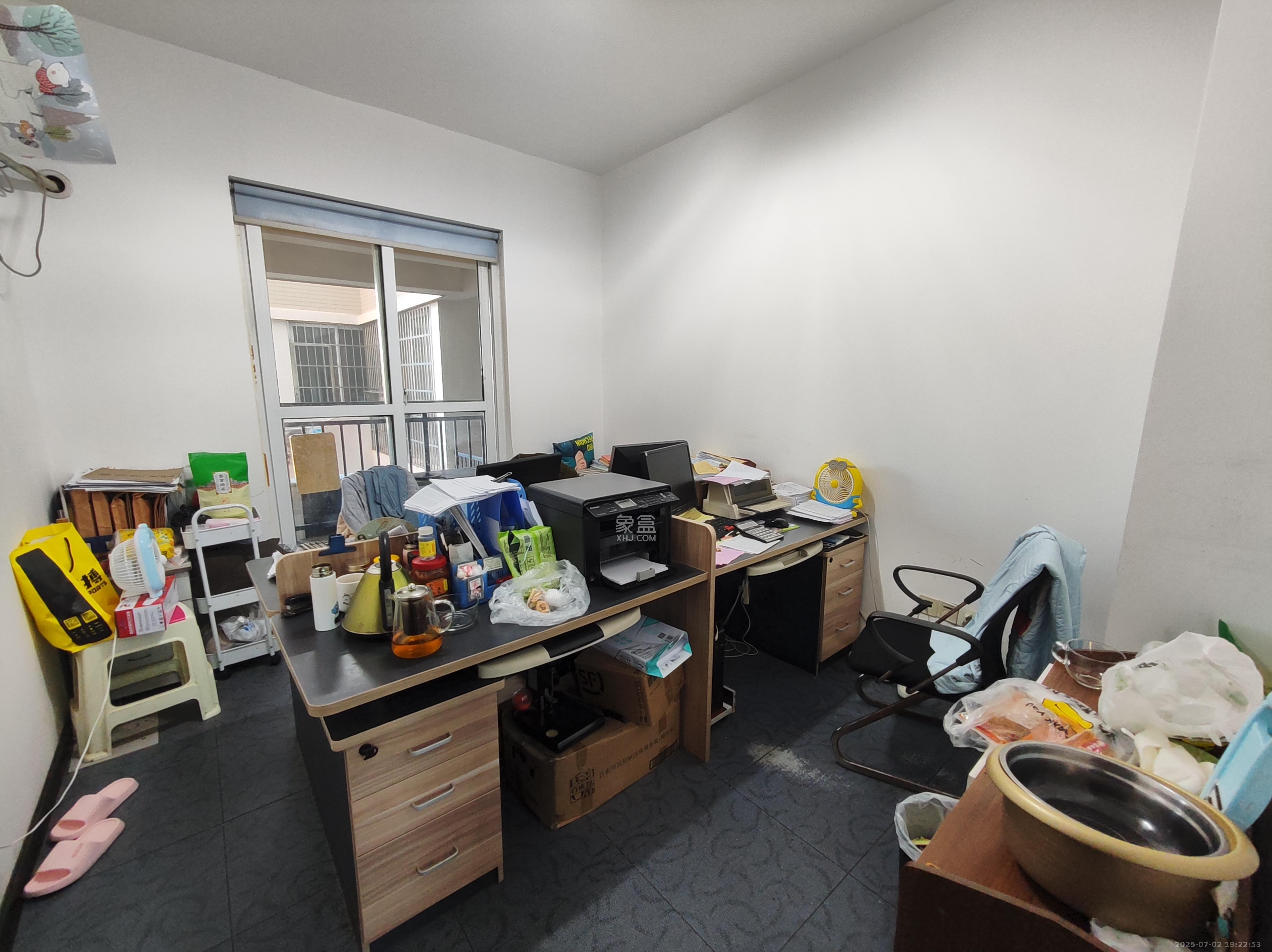 上河国际C区  4室2厅2卫   3200.00元/月室内图