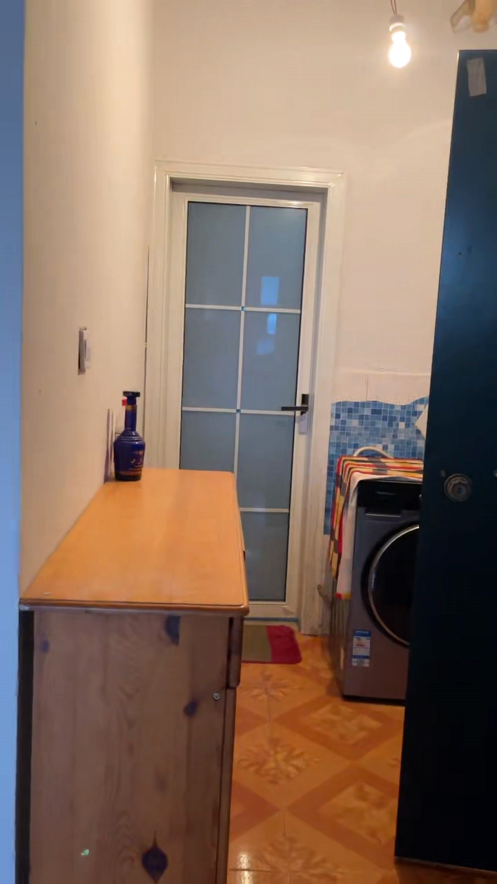 中房公司 3室2厅1卫 1000.0元/月 中房公司 3室2厅1卫 1000.0元/月室内图