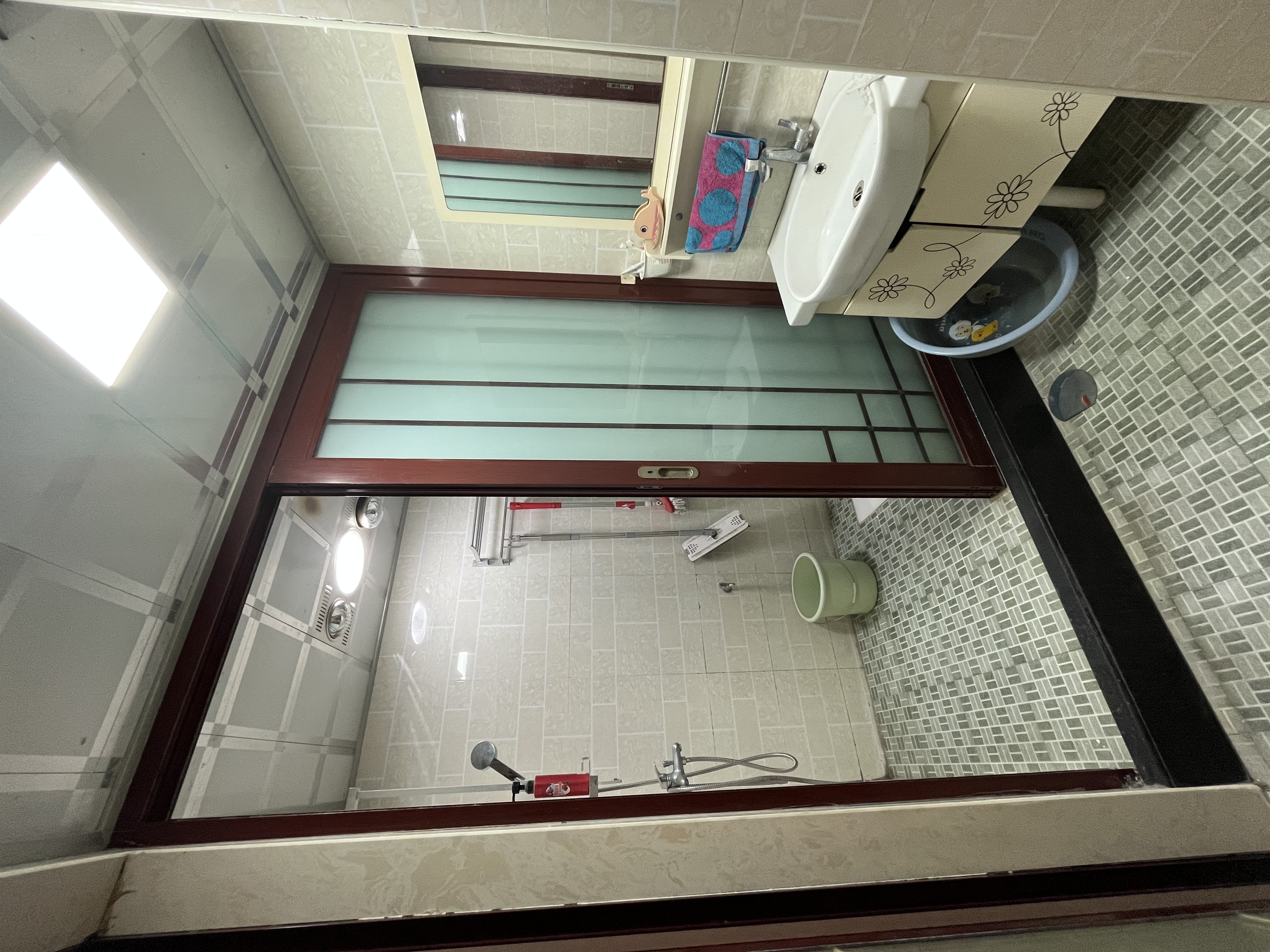 雅士林湘苑一期  3室2厅2卫   2300.00元/月室内图