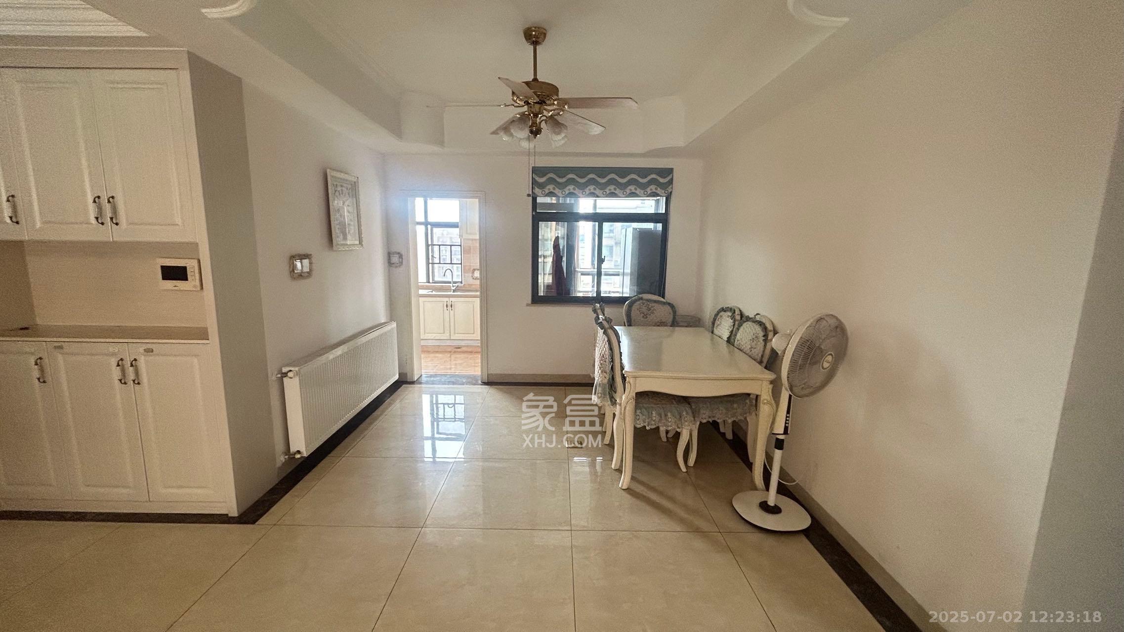 和美星城  5室2厅2卫    3500.0元/月 和美星城  5室2厅2卫    3500.0元/月室内图