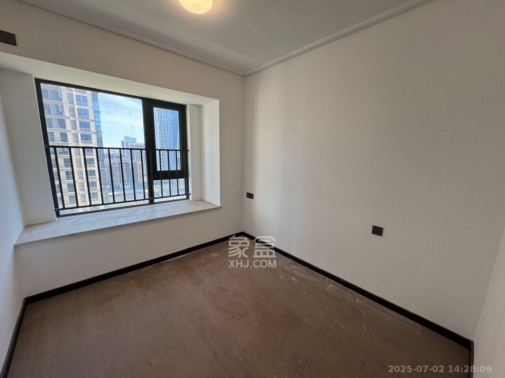 卓越中寰 4室2厅2卫 5500.0元/月 卓越中寰 4室2厅2卫 5500.0元/月室内图