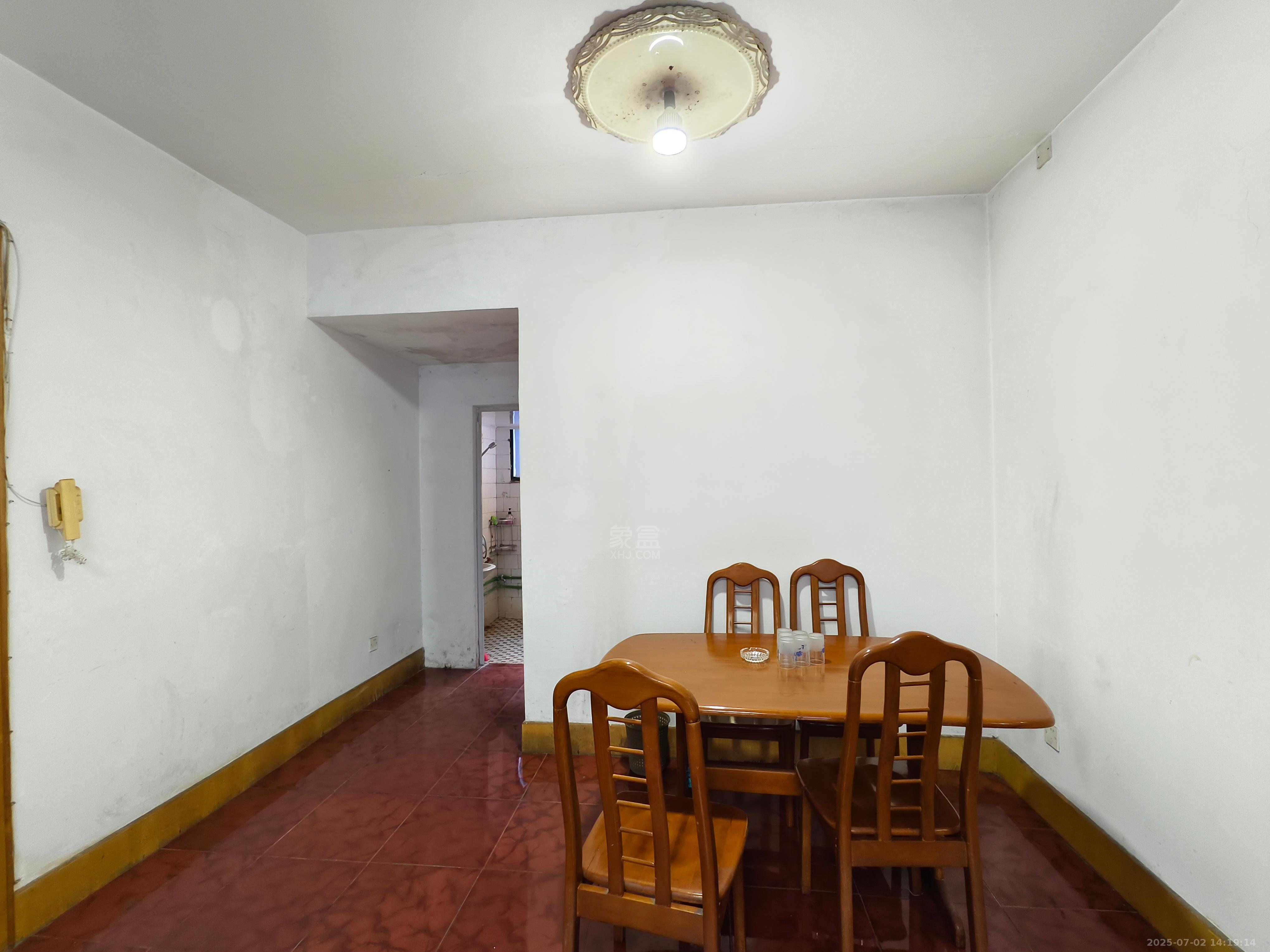 钻石花园 3室2厅1卫 1000.0元/月 钻石花园 3室2厅1卫 1000.0元/月室内图