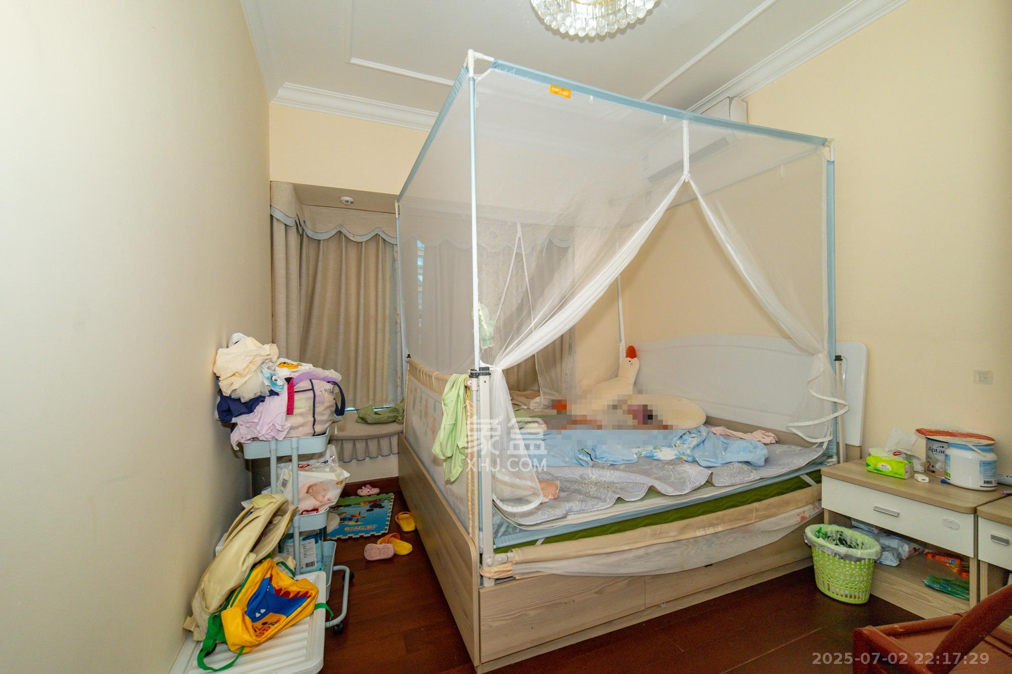 恒大翡翠华庭 2室2厅1卫 58.98万 恒大翡翠华庭 2室2厅1卫 58.98万卧室