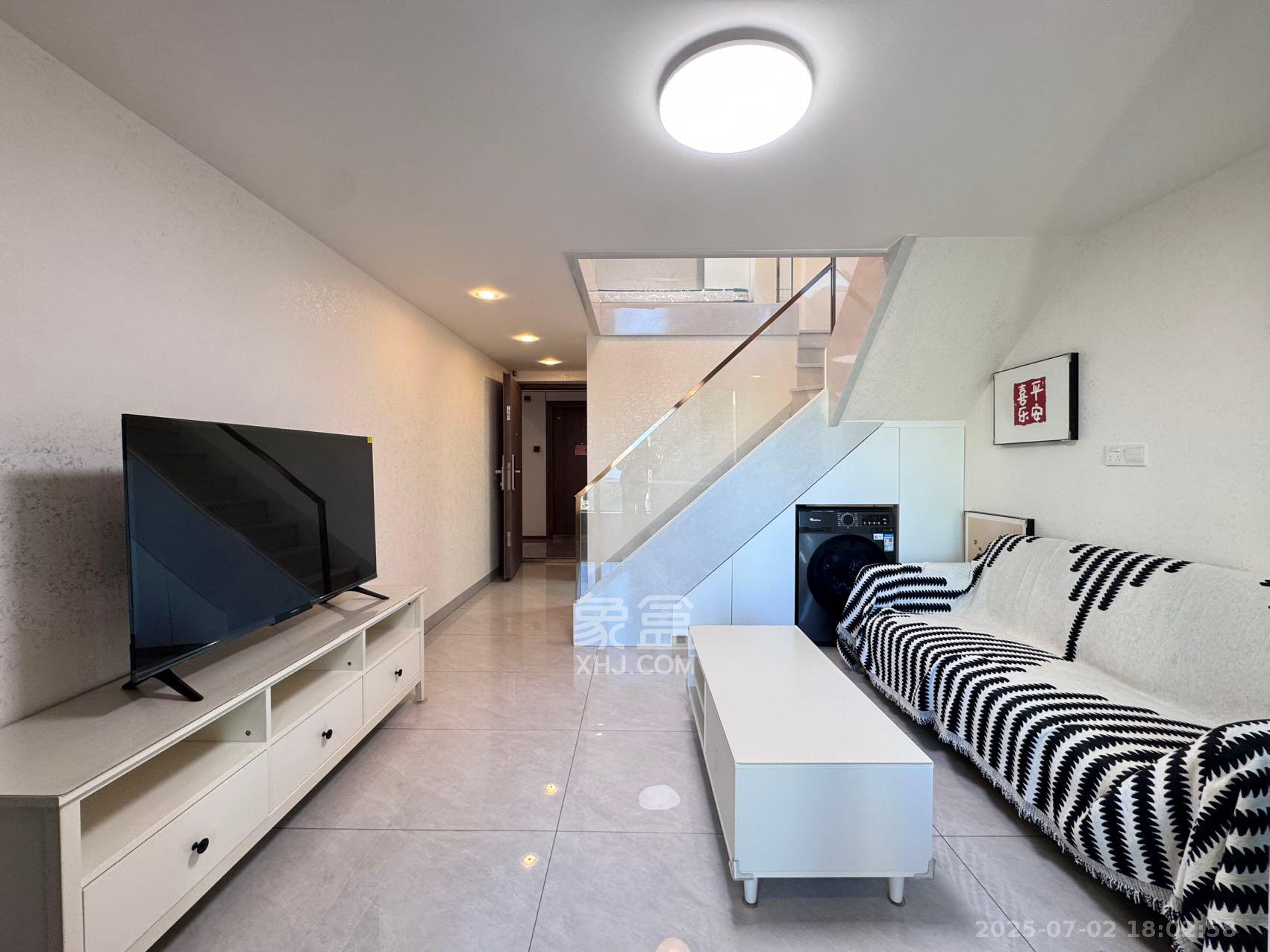 卓越中寰  2室1厅1卫    2800.0元/月 卓越中寰  2室1厅1卫    2800.0元/月室内图