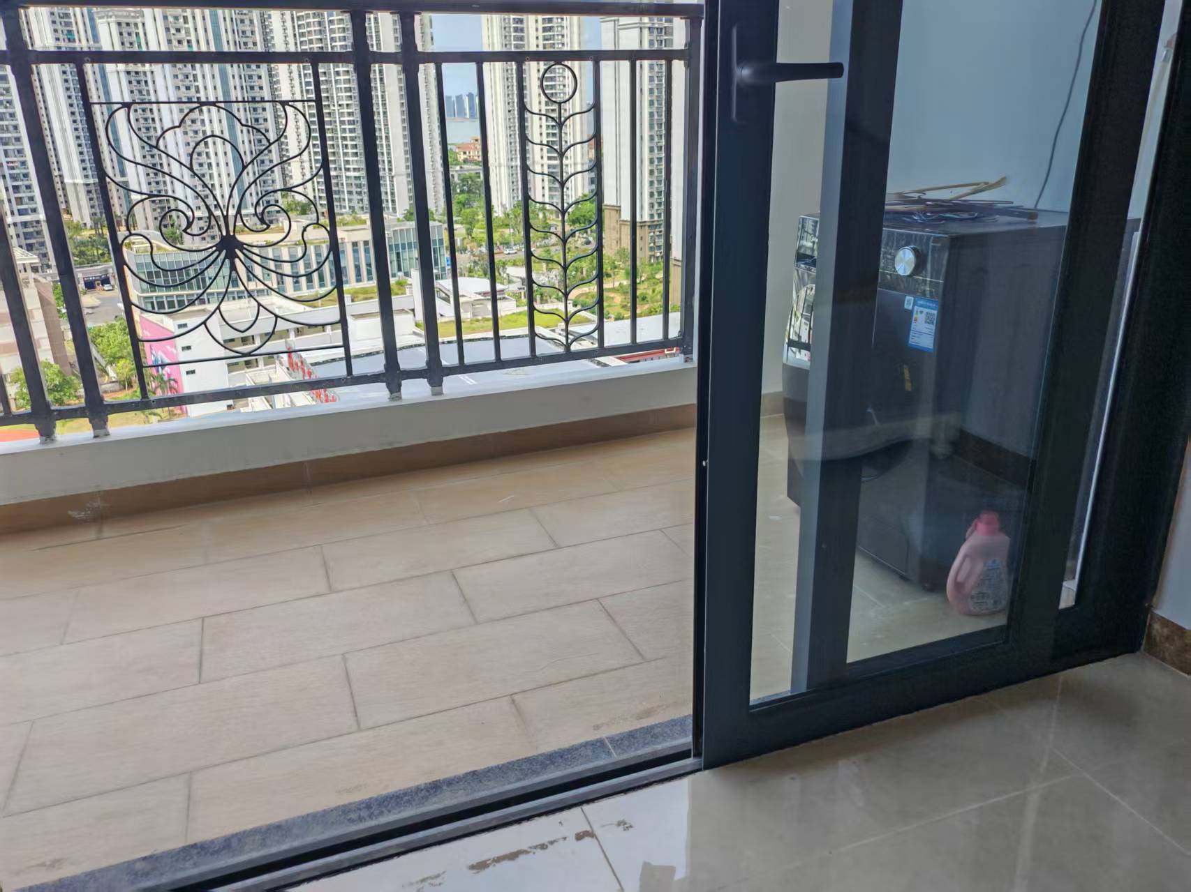 恒大美丽沙天韵湾 3室2厅1卫 3500.0元/月 恒大美丽沙天韵湾 3室2厅1卫 3500.0元/月室内图