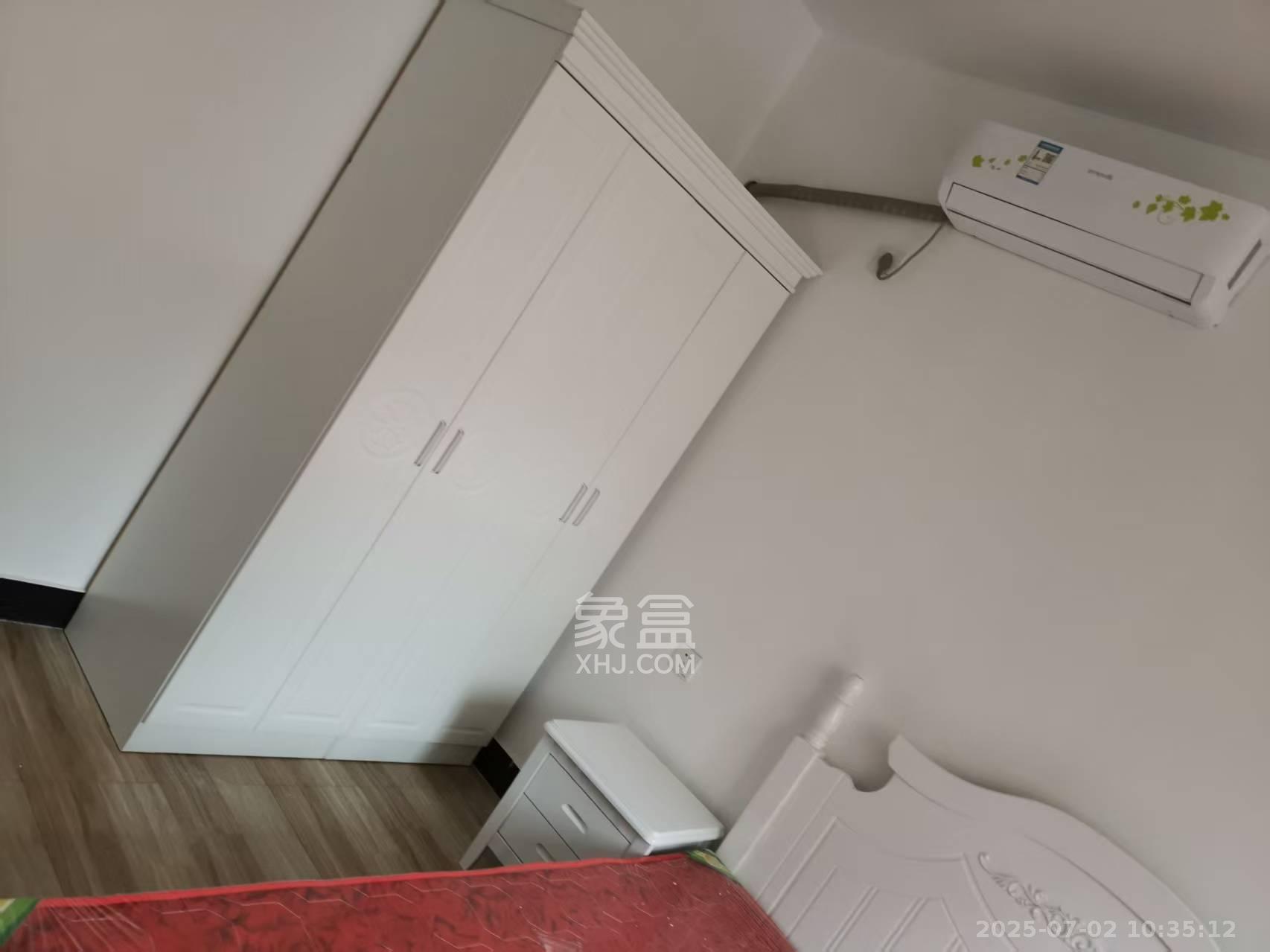 丽发新城 1室2厅1卫 1800.0元/月 丽发新城 1室2厅1卫 1800.0元/月室内图