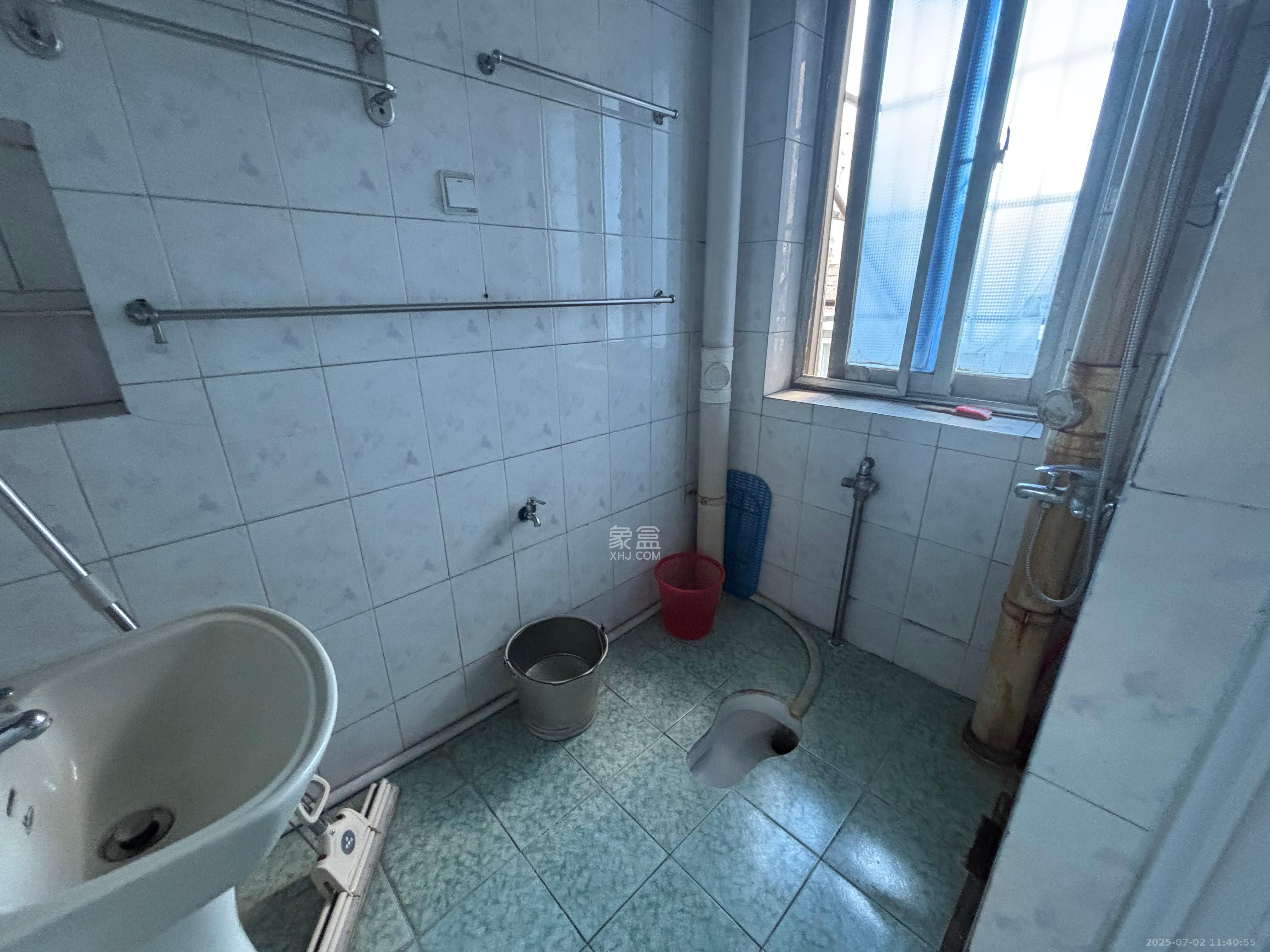 省建材机械厂宿舍 2室1厅1卫 1000.0元/月 省建材机械厂宿舍 2室1厅1卫 1000.0元/月室内图