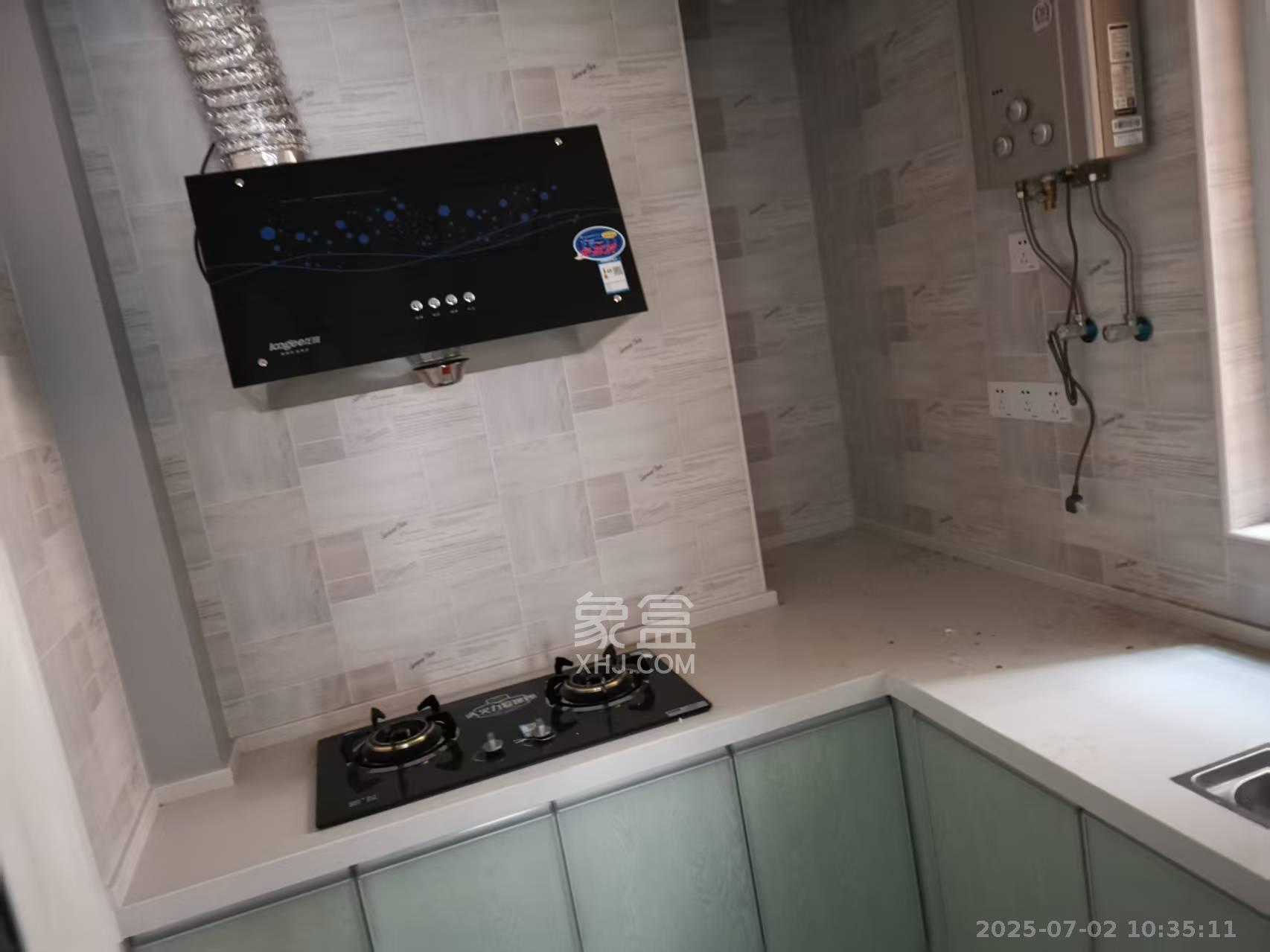 丽发新城 1室2厅1卫 1800.0元/月 丽发新城 1室2厅1卫 1800.0元/月室内图