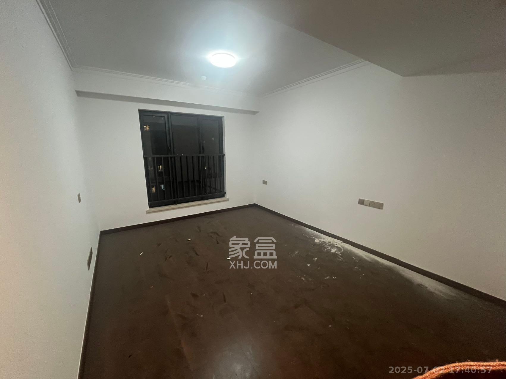 绿地长沙城际空间站（绿地新里佳苑）  1室0厅0卫   3500.00元/月