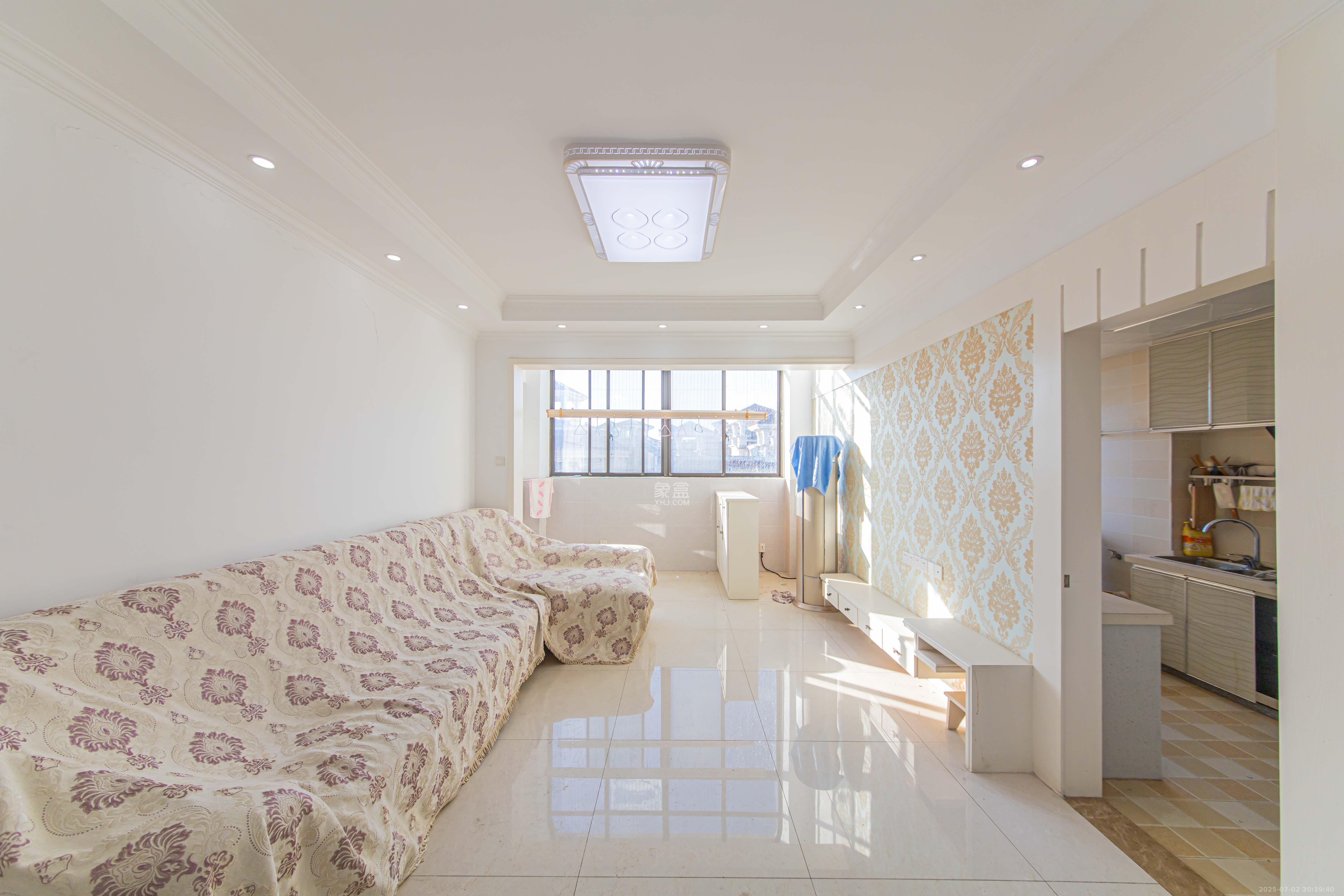 夏威夷碧水春城(碧桂园城市花园) 4室2厅1卫 82.8万 夏威夷碧水春城(碧桂园城市花园) 4室2厅1卫 82.8万客厅