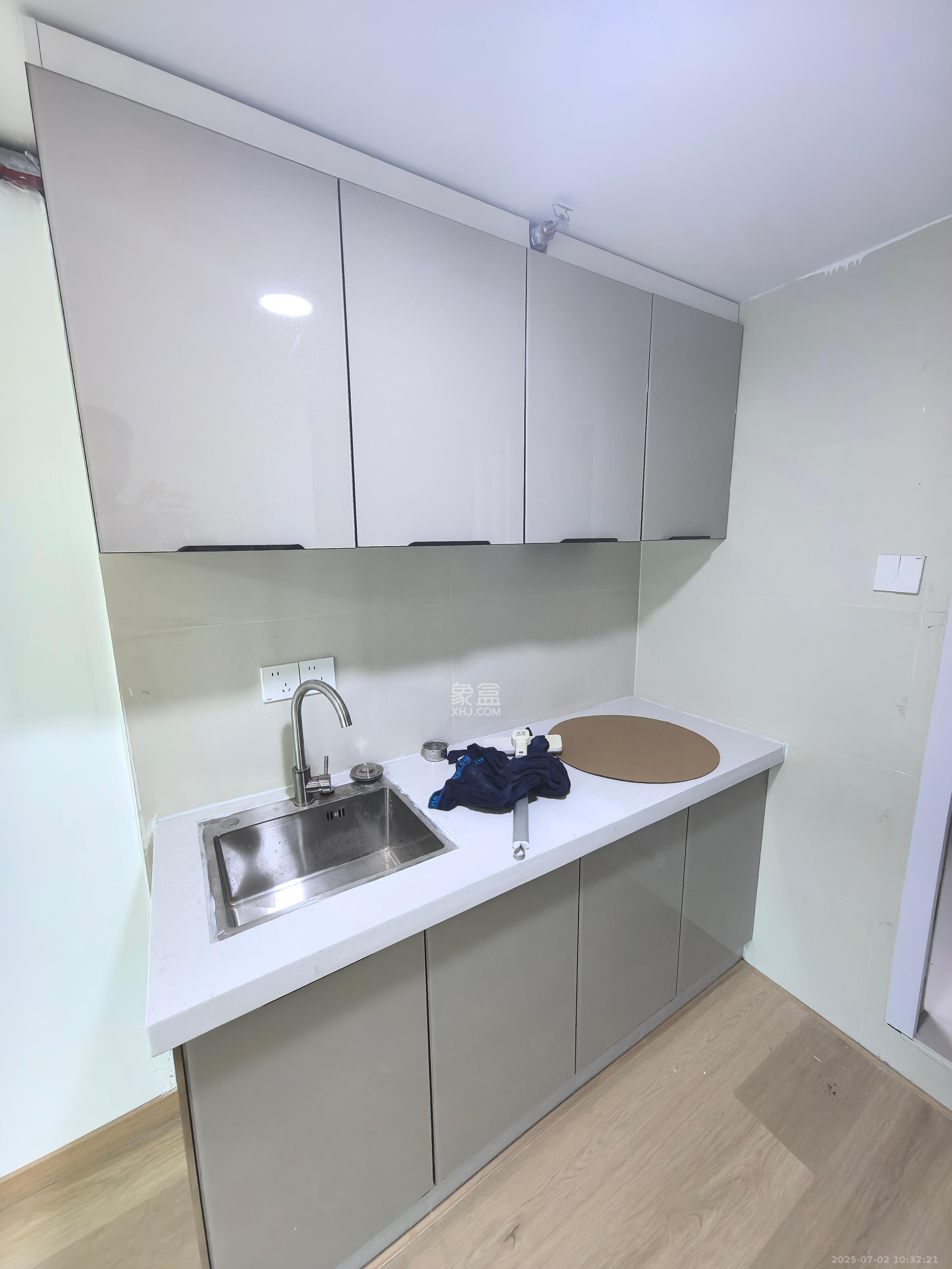 绿地V岛 1室1厅1卫 1400.0元/月 绿地V岛 1室1厅1卫 1400.0元/月室内图