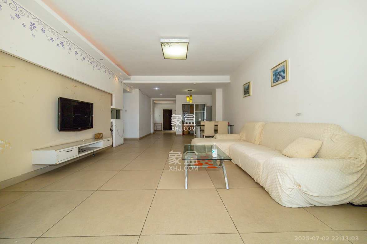 楚天馨苑 1室0厅0卫 68.8万 楚天馨苑 1室0厅0卫 68.8万客厅