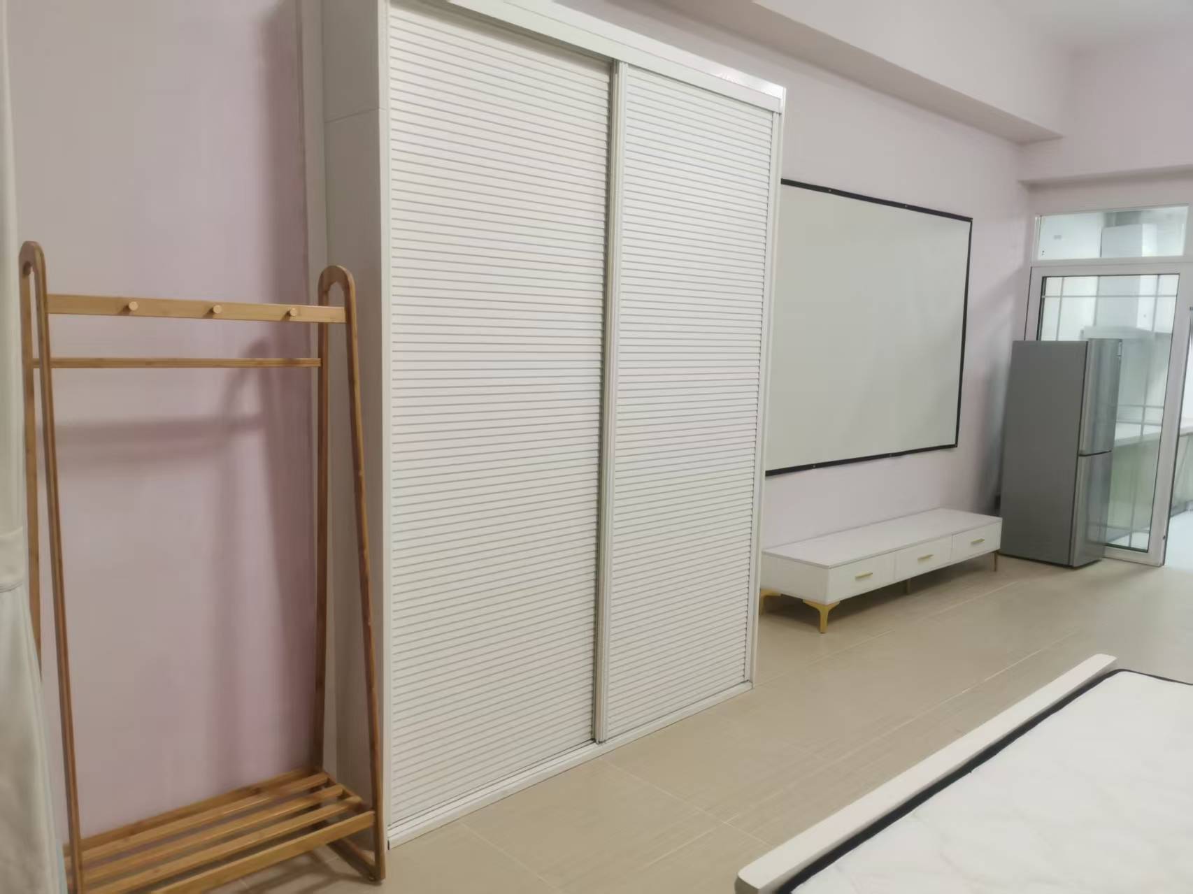 华南城市广场  1室0厅0卫    1500.0元/月 华南城市广场  1室0厅0卫    1500.0元/月室内图