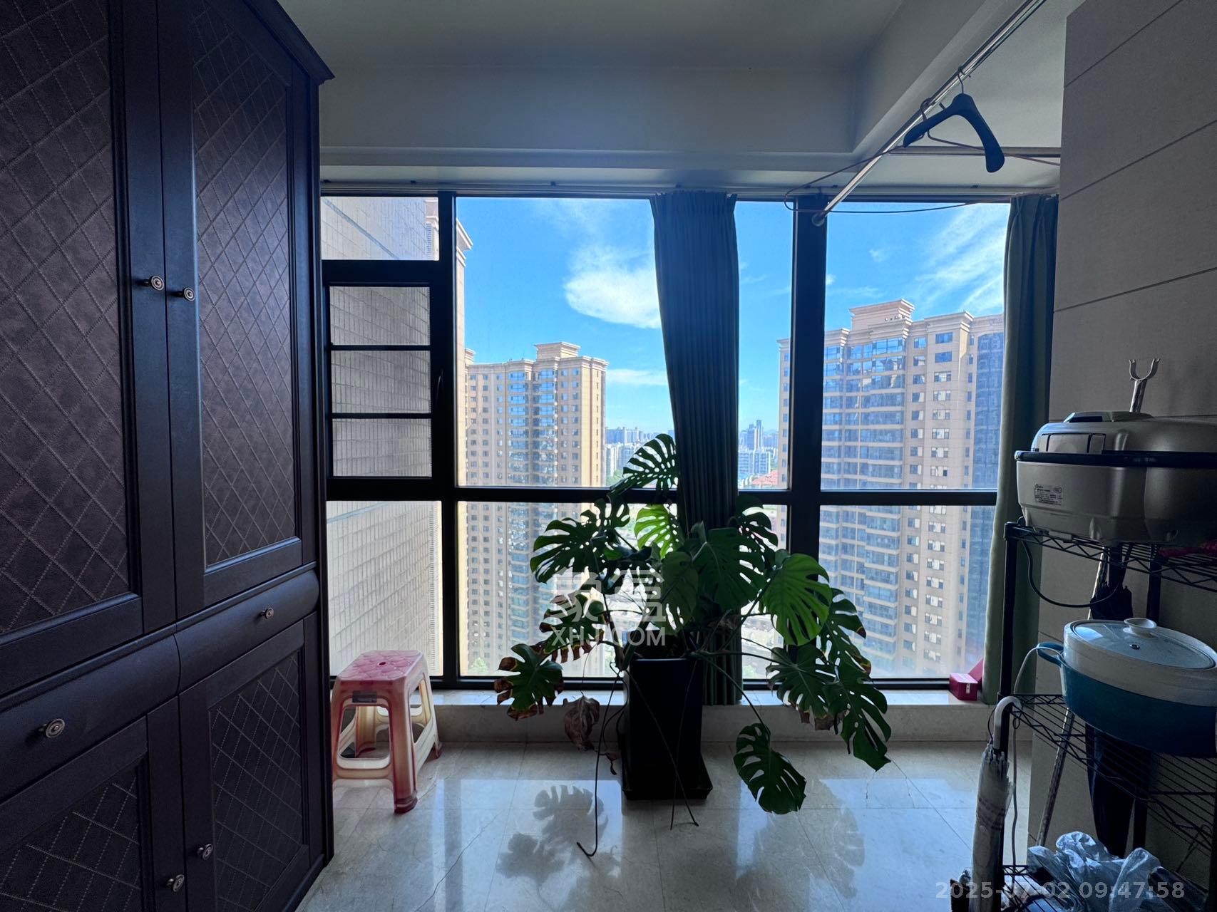 运达中央广场一、二期  3室2厅3卫    11000.0元/月 运达中央广场一、二期  3室2厅3卫    11000.0元/月室内图