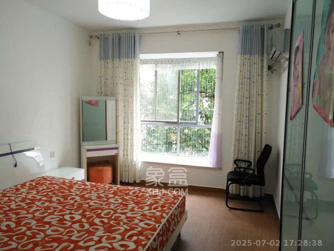 芙蓉苑  3室2厅1卫    2600.0元/月 芙蓉苑  3室2厅1卫    2600.0元/月室内图