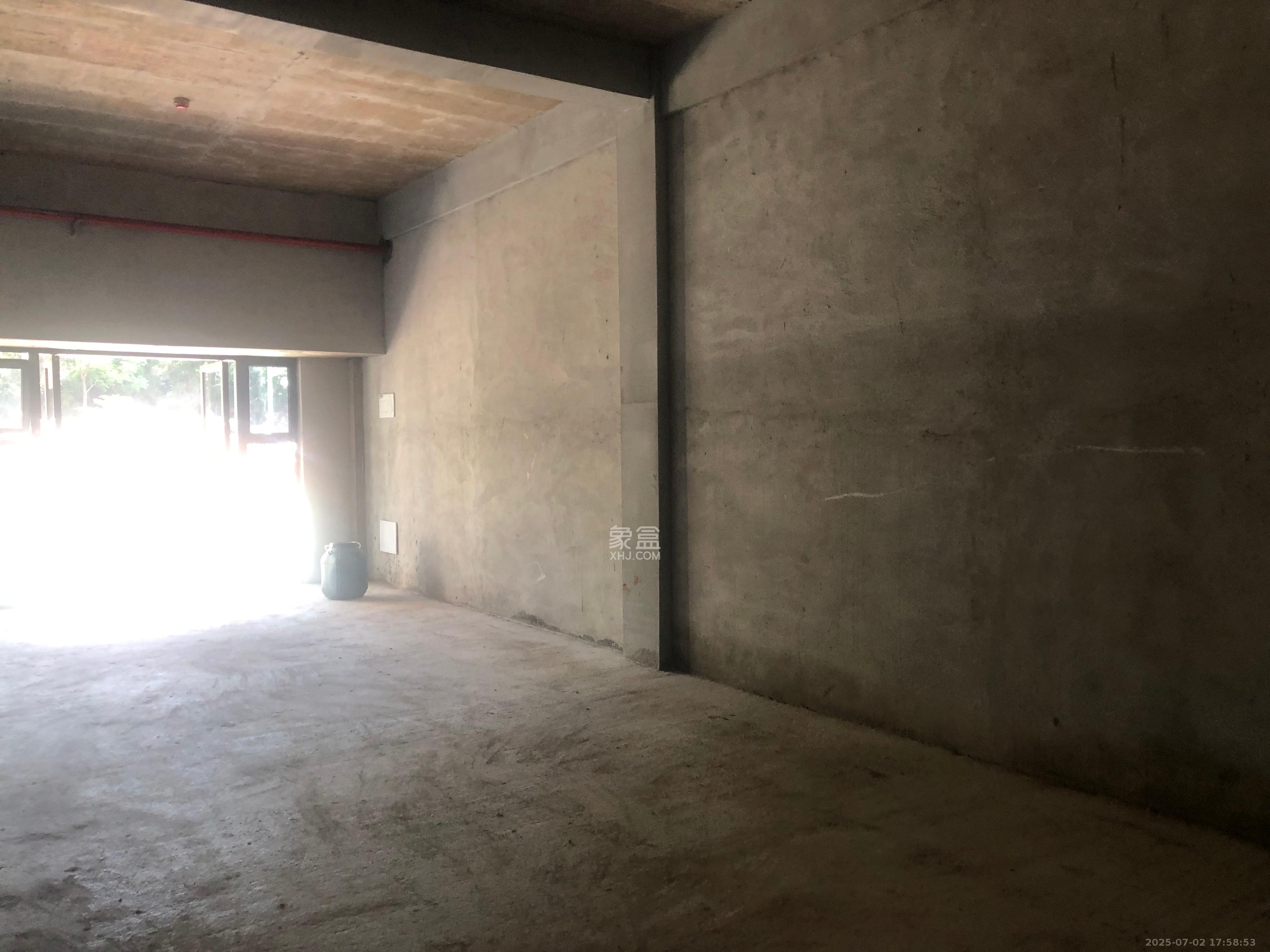 中建钰和城   62.01㎡     7500.00元/月室内图