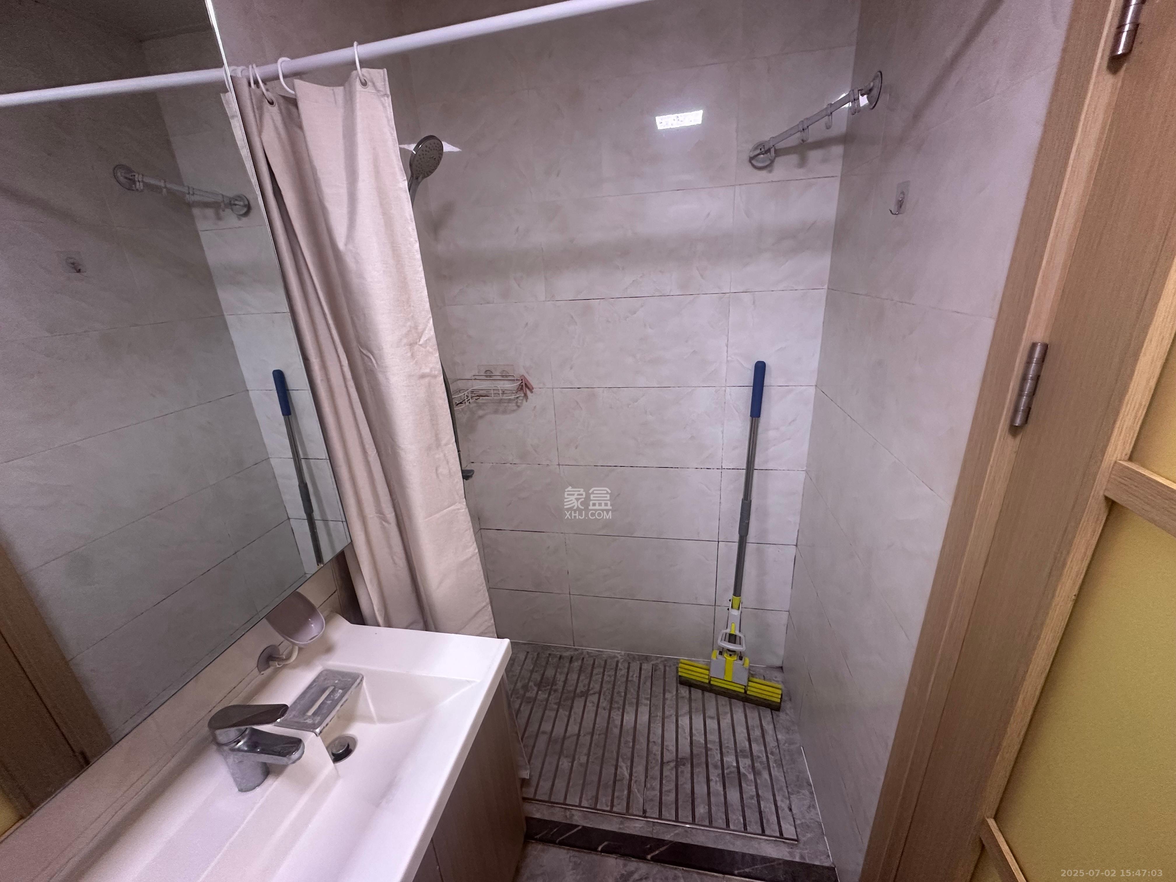 卓越浅水湾  1室1厅1卫   1700.00元/月室内图