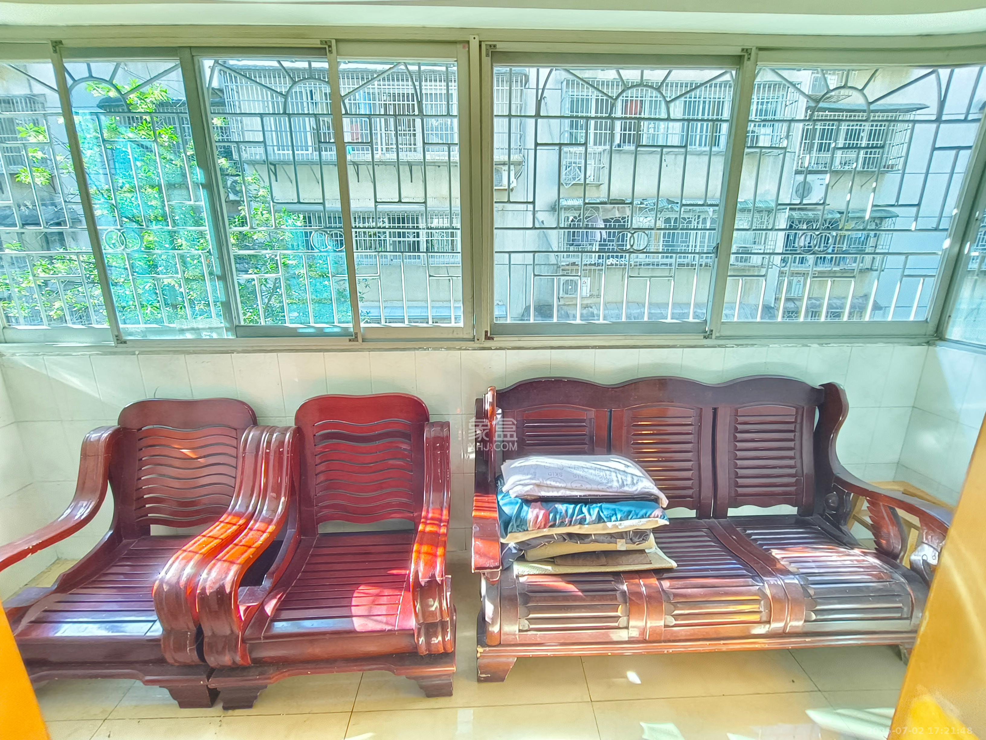 金泰小区  1室1厅1卫    2400.0元/月 金泰小区  1室1厅1卫    2400.0元/月室内图