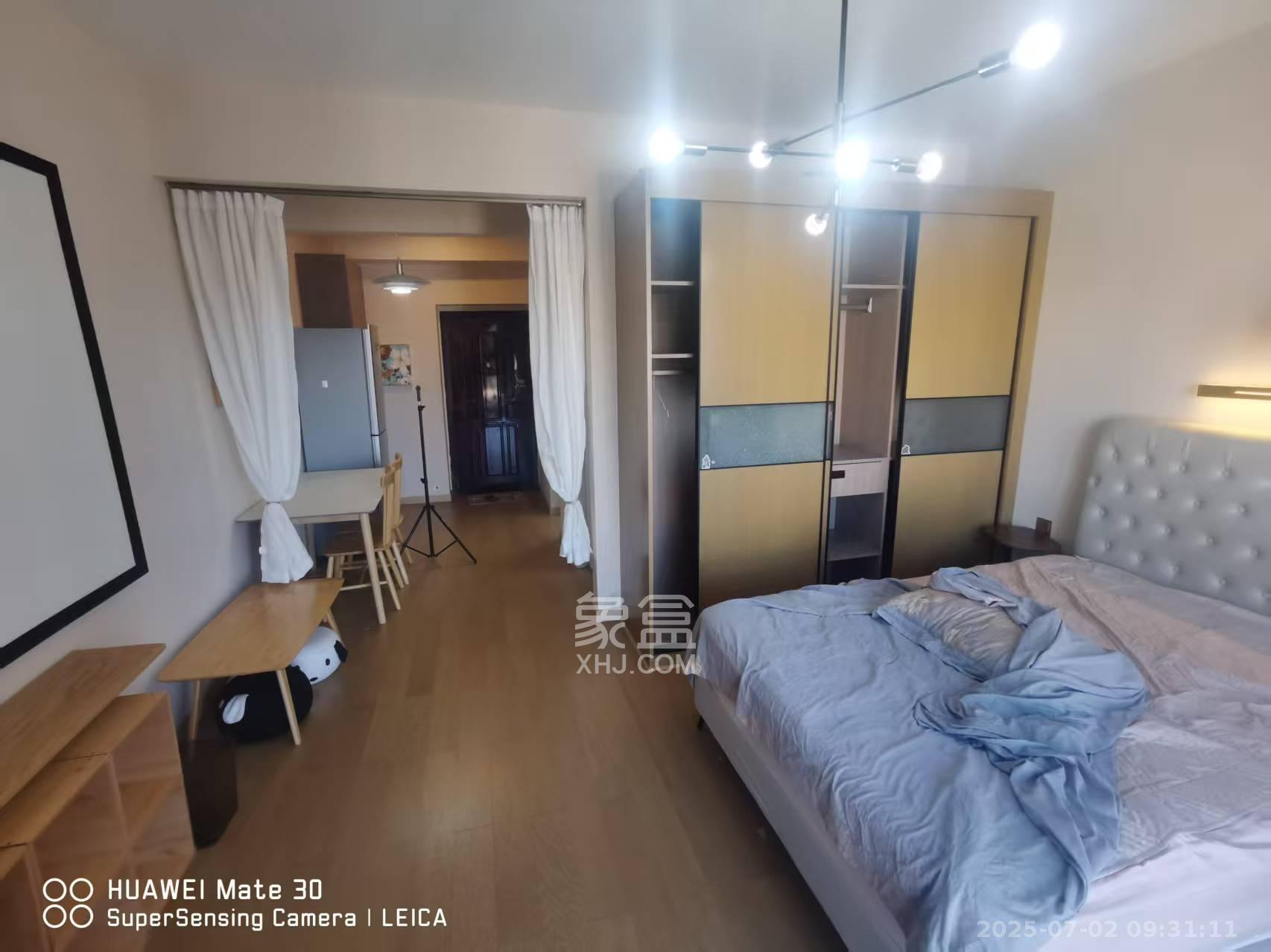 汇富中心  1室0厅1卫   2500.00元/月室内图1