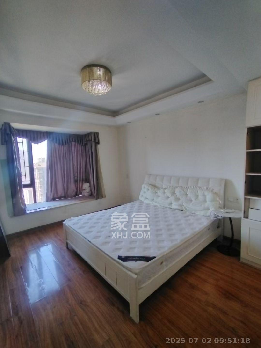 蓝山郡 3室2厅1卫 2000.0元/月 蓝山郡 3室2厅1卫 2000.0元/月室内图