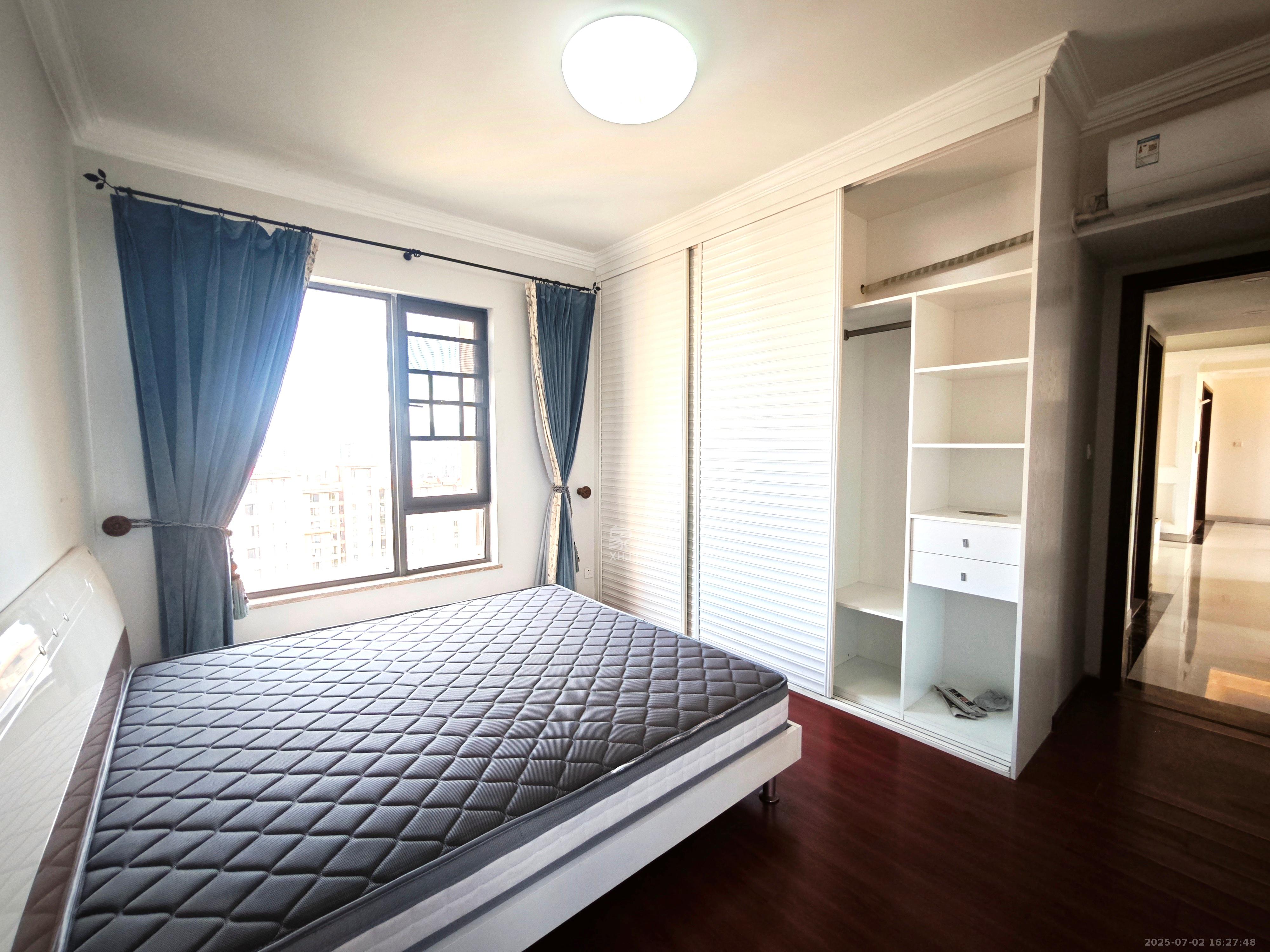 珠江郦城公园1号  4室2厅2卫    3000.0元/月室内图