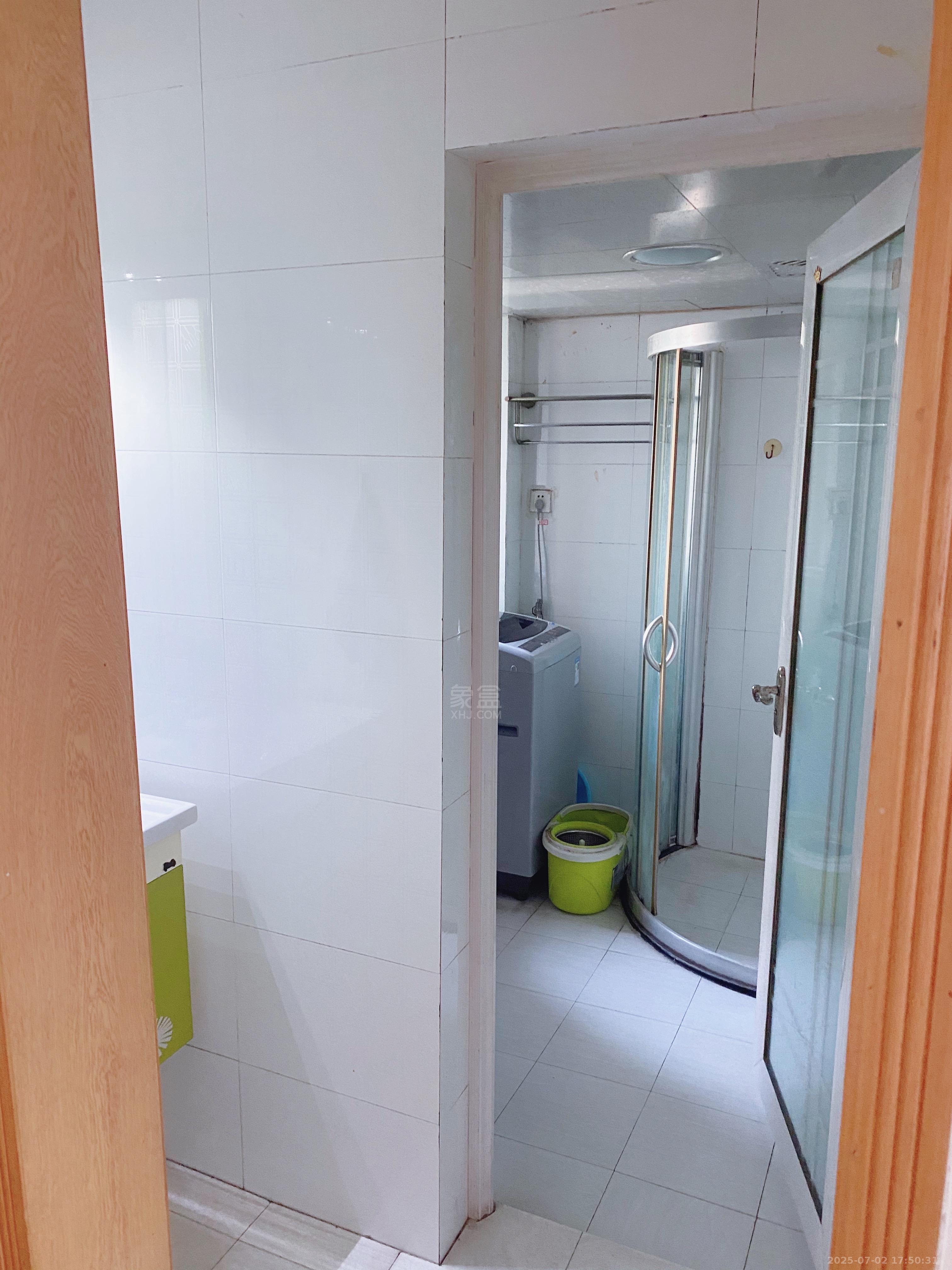 一水厂生活区  1室0厅0卫    1000.0元/月 一水厂生活区  1室0厅0卫    1000.0元/月室内图