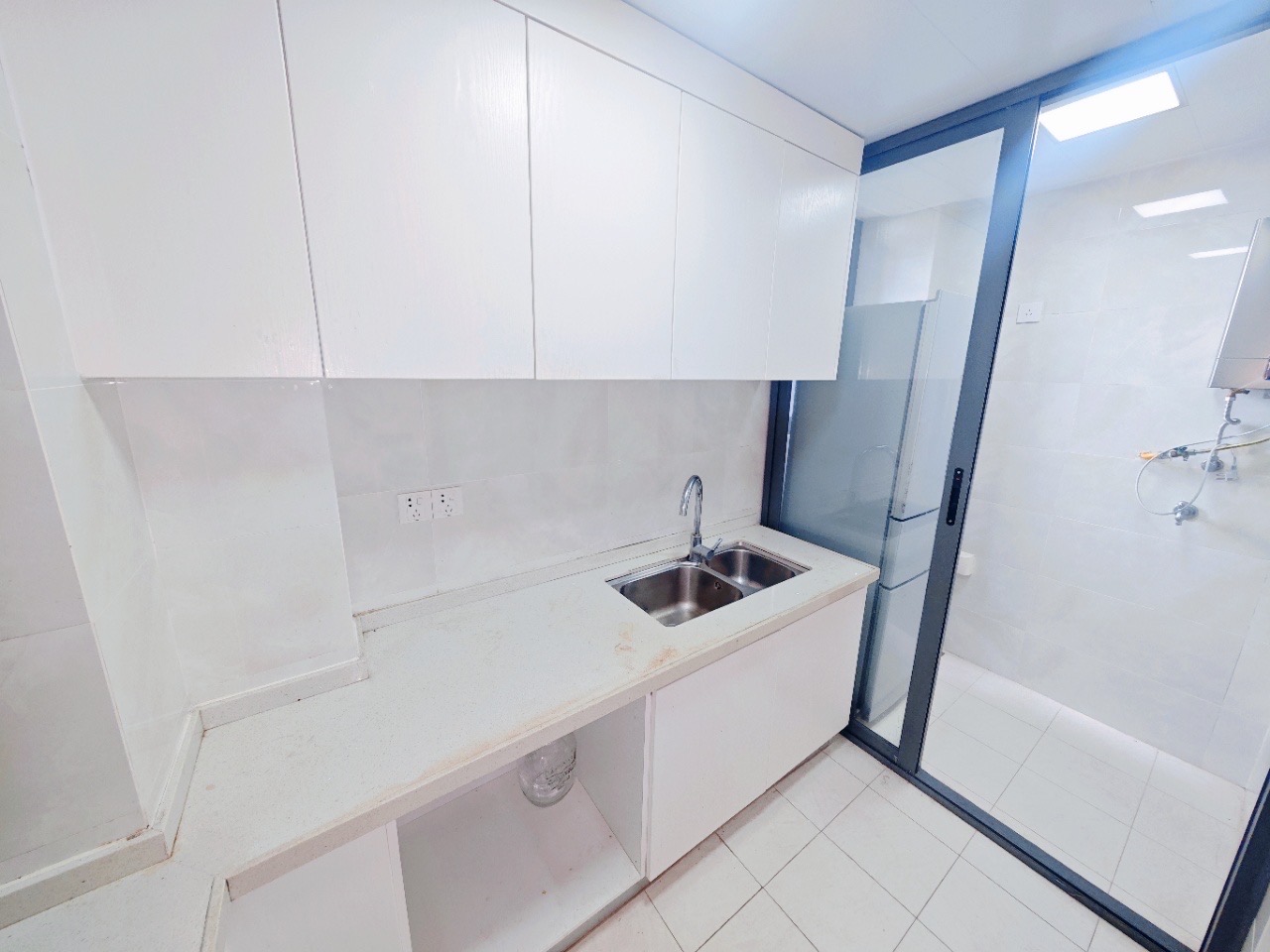 星华海岸城一期  2室2厅1卫    105.0万 星华海岸城一期  2室2厅1卫    105.0万客厅