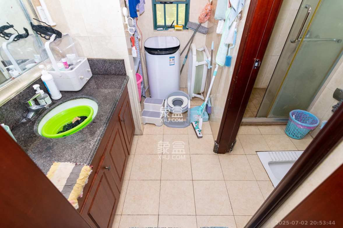 富基世纪公园  3室2厅1卫    53.8万 富基世纪公园  3室2厅1卫    53.8万卫生间